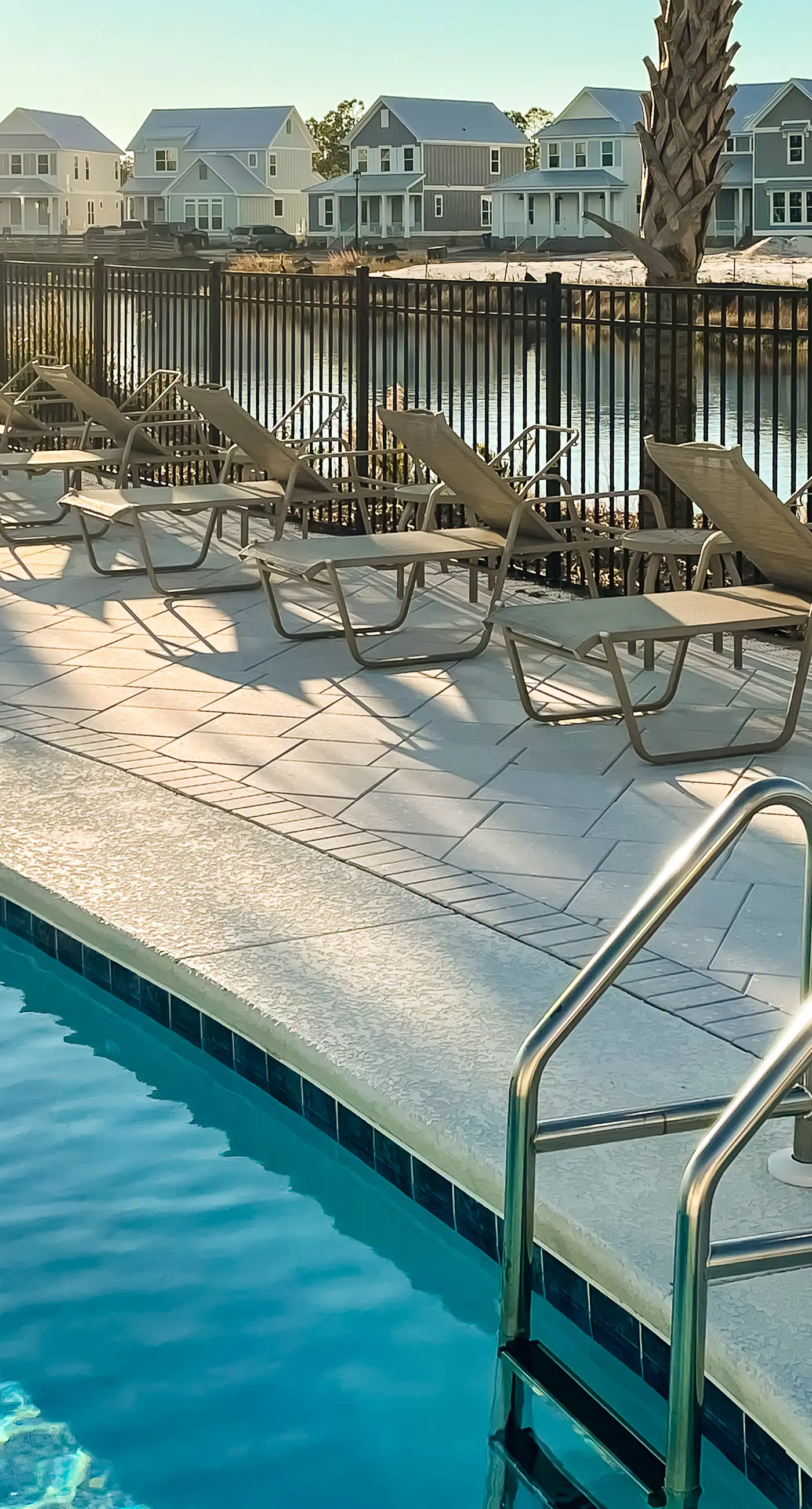 Upscale beachside dog-friendly home near the beach with grill, washer,dryer & AC