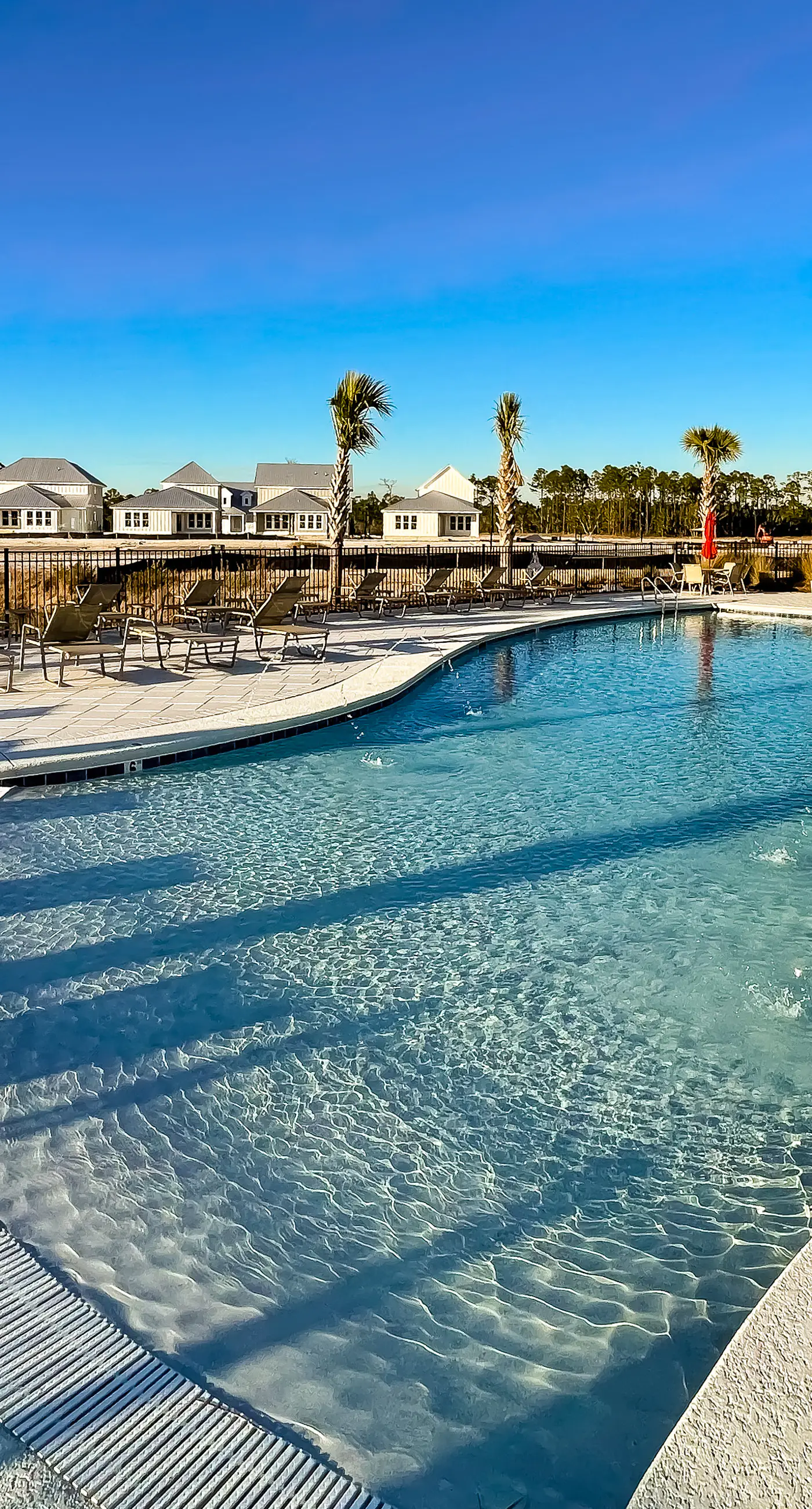 Upscale beachside dog-friendly home near the beach with grill, washer,dryer & AC