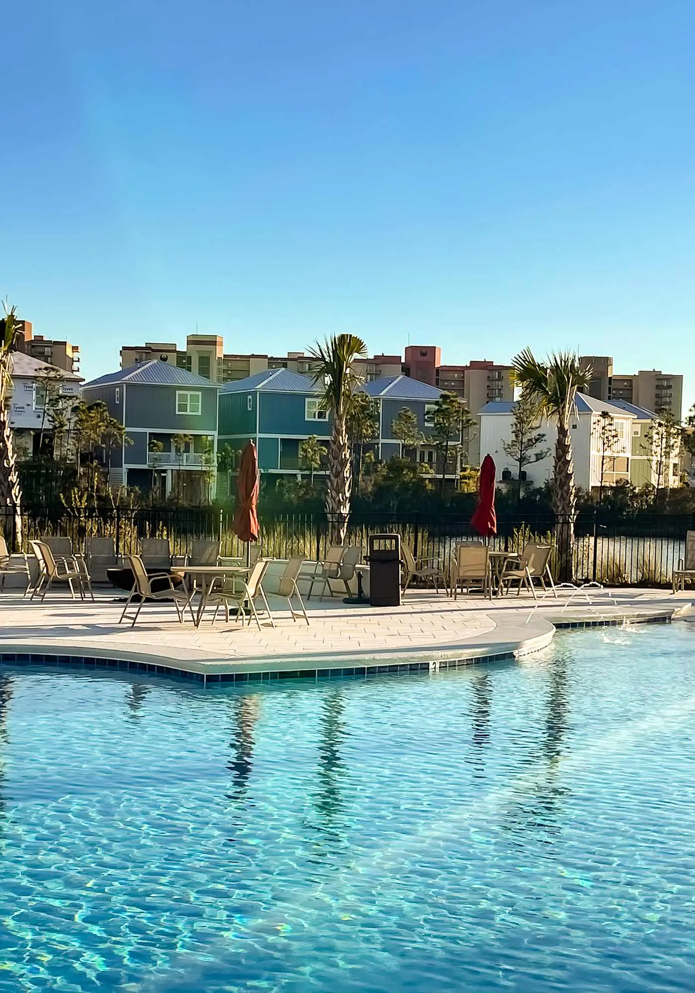 Upscale beachside dog-friendly home near the beach with grill, washer,dryer & AC