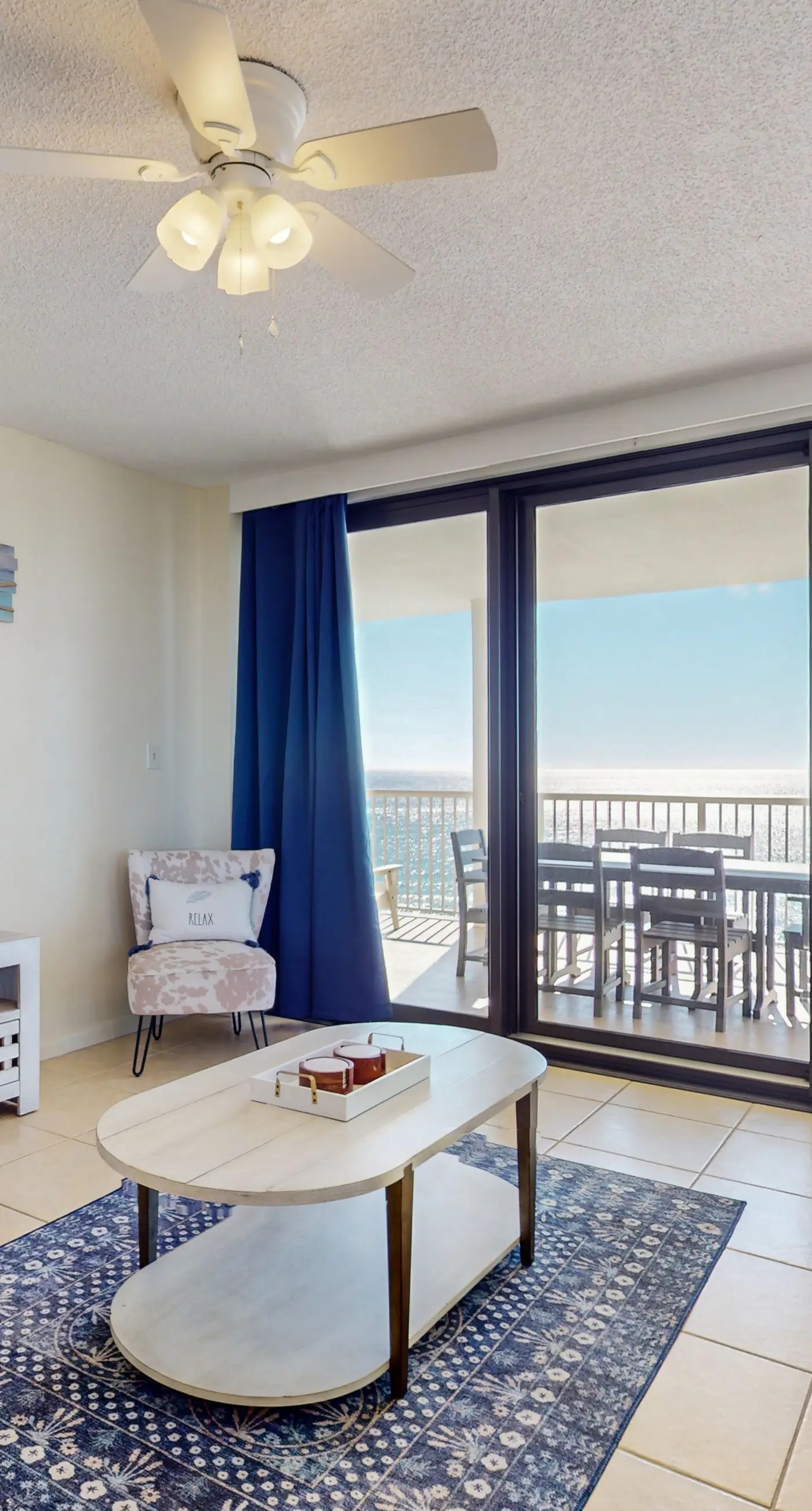 Beachfront 10th-floor condo with balcony, pools, hot tub, gym, WiFi, & AC