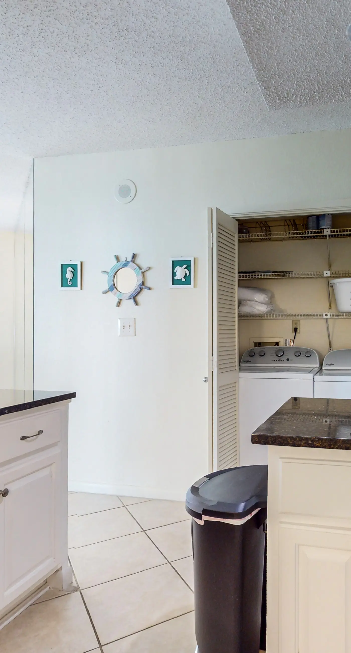 Beachfront 10th-floor condo with balcony, pools, hot tub, gym, WiFi, & AC