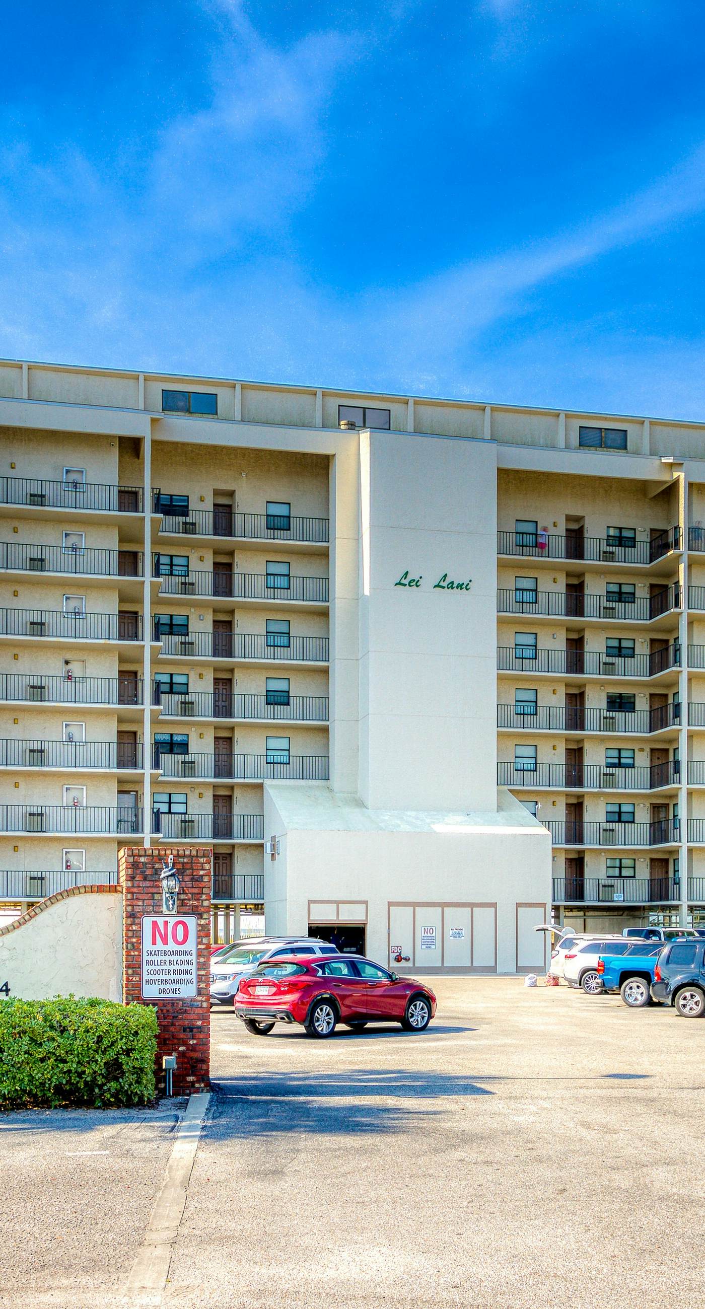 Riverside condo with pool, covered balcony, & easy beach access