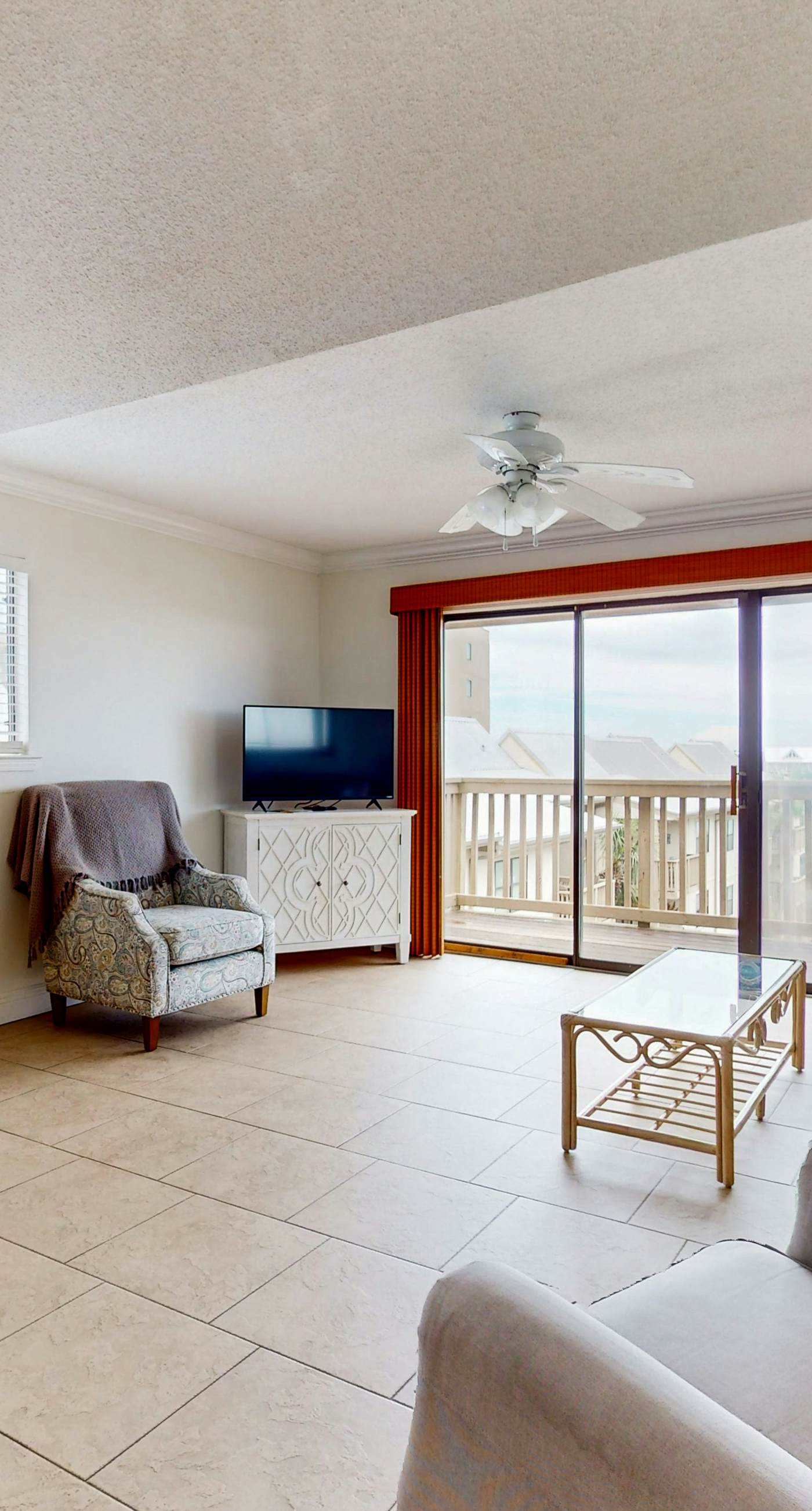 Water-view condo on Ole River with 3 pools, washer,dryer & AC