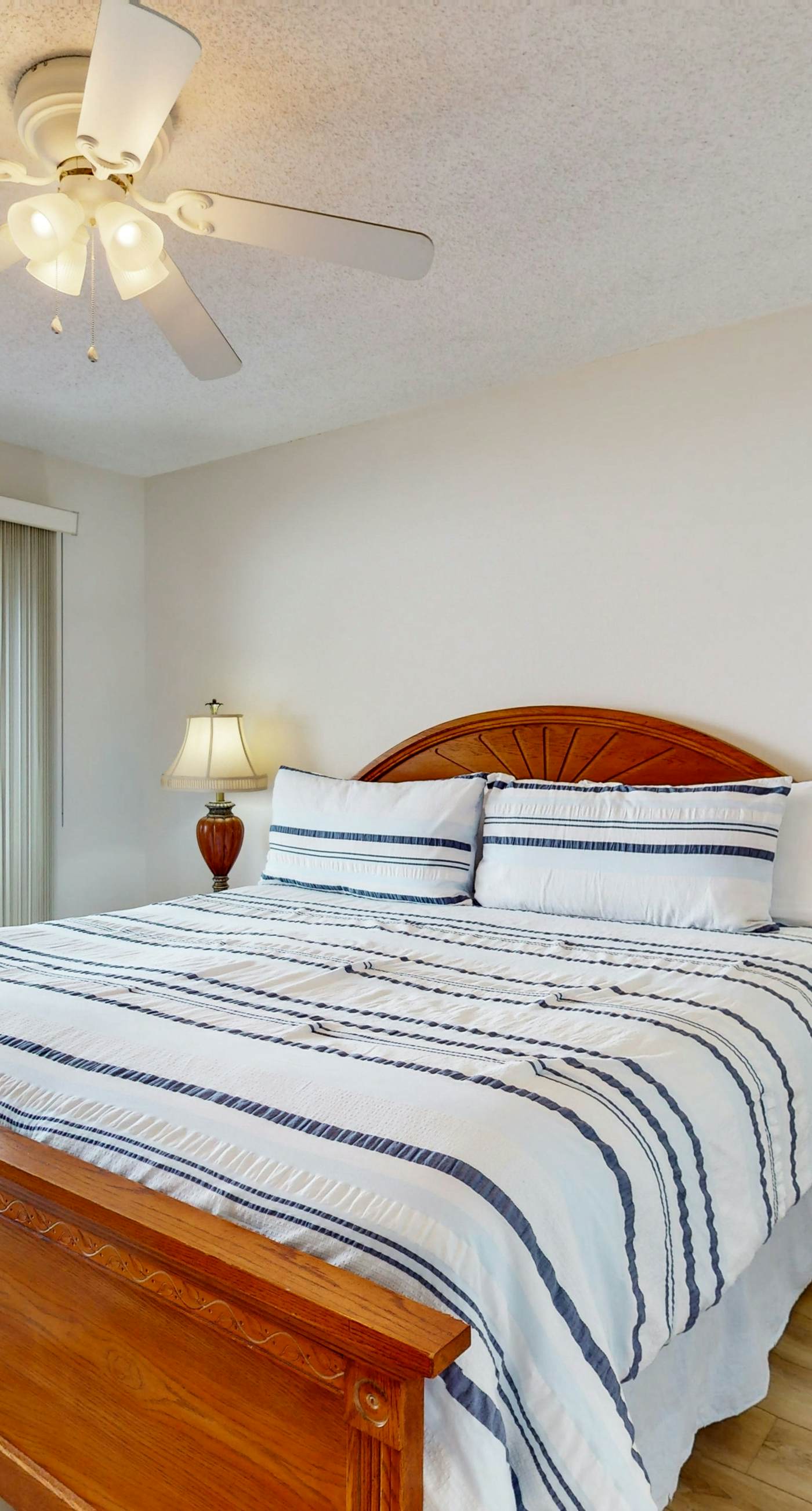 Water-view condo on Ole River with 3 pools, washer,dryer & AC