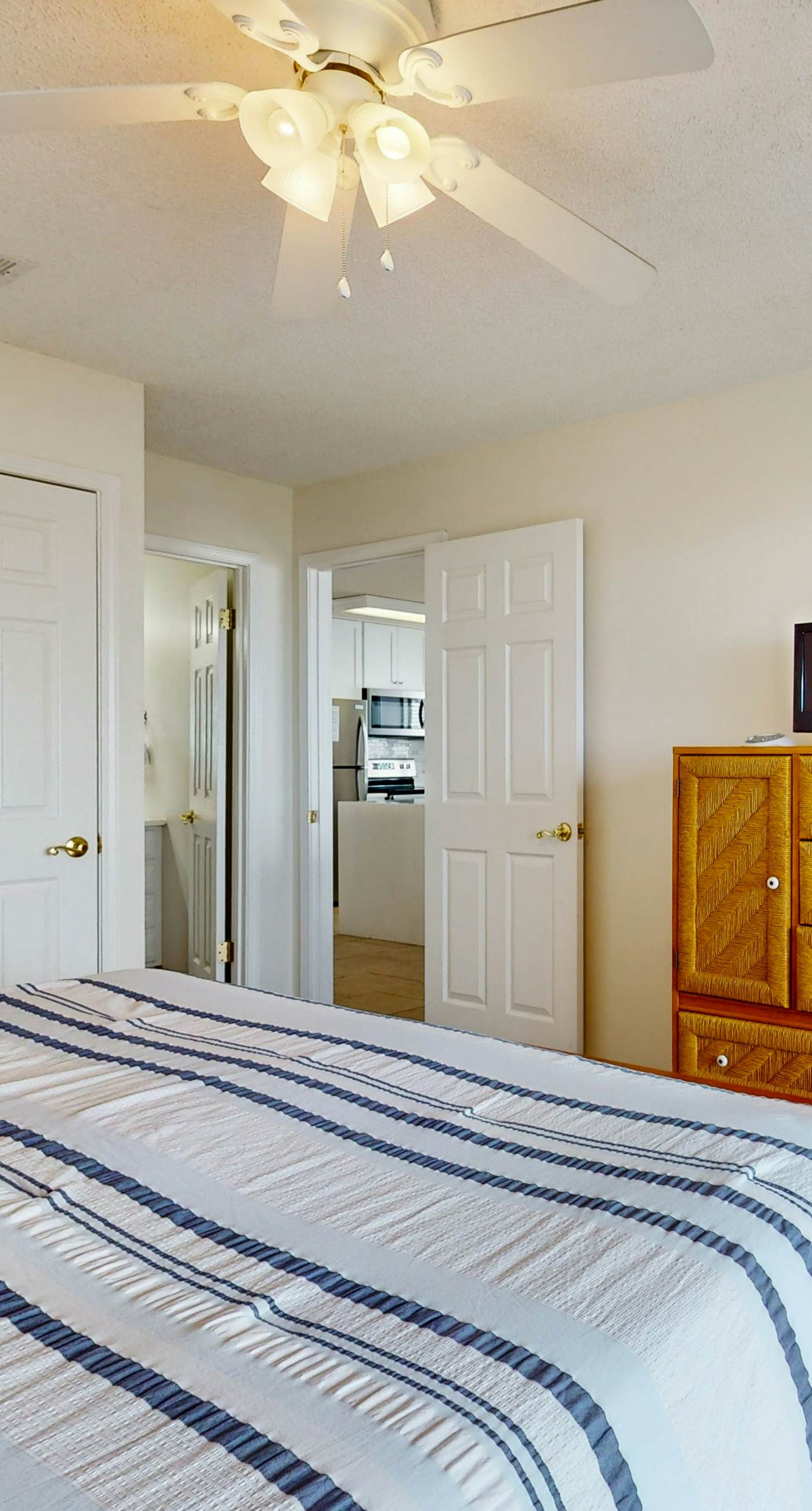 Water-view condo on Ole River with 3 pools, washer,dryer & AC