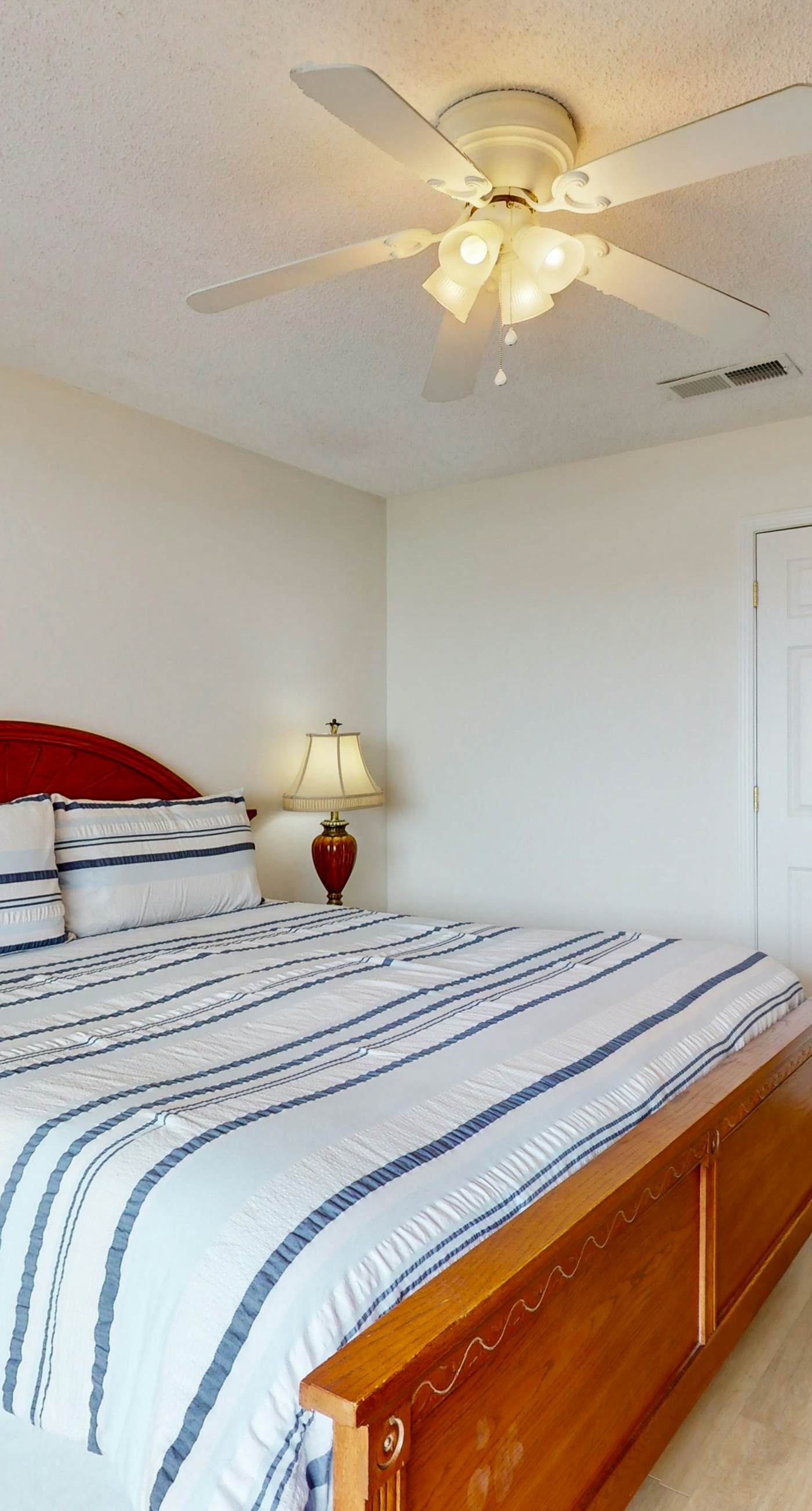 Water-view condo on Ole River with 3 pools, washer,dryer & AC