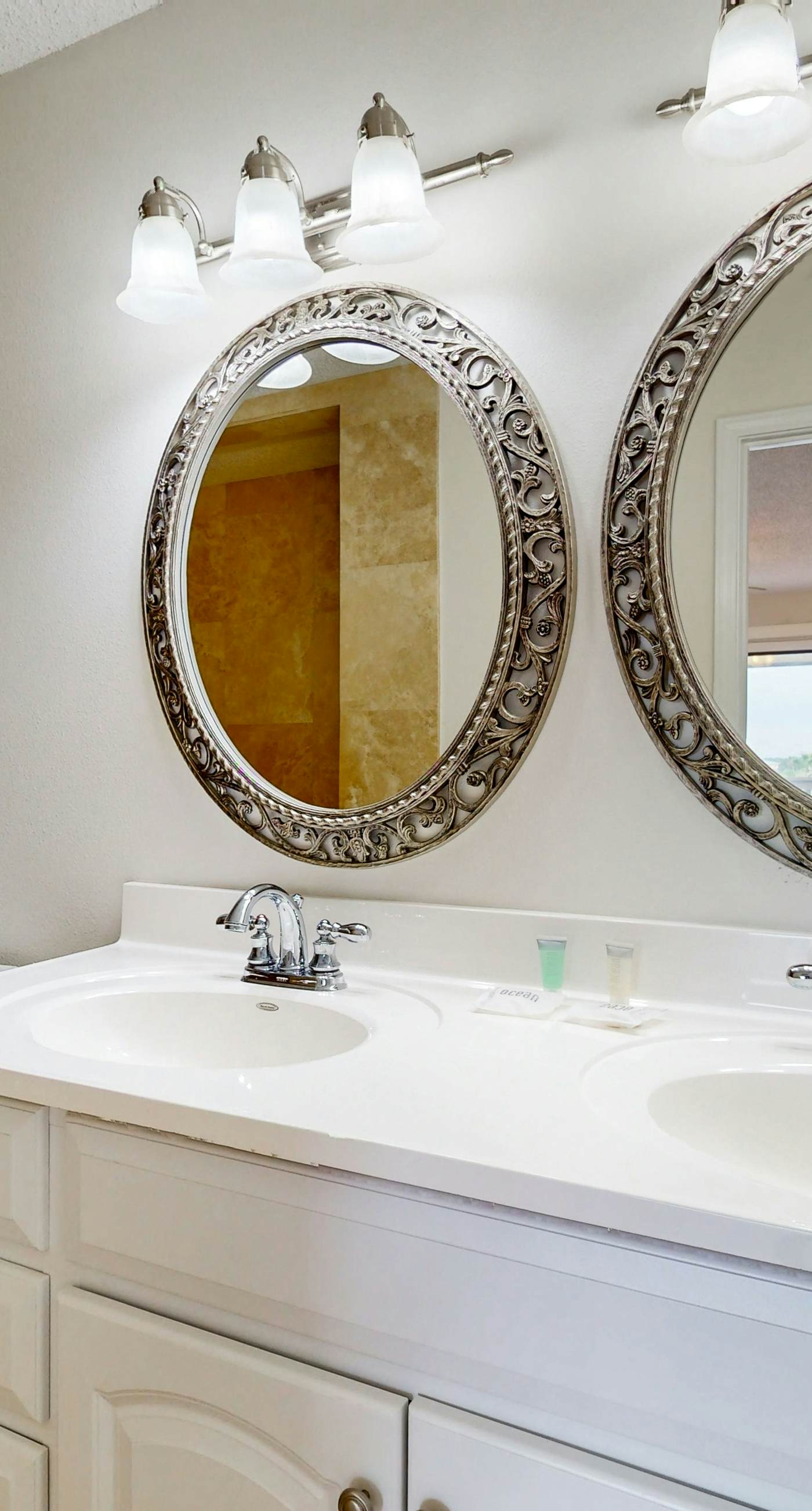 Water-view condo on Ole River with 3 pools, washer,dryer & AC