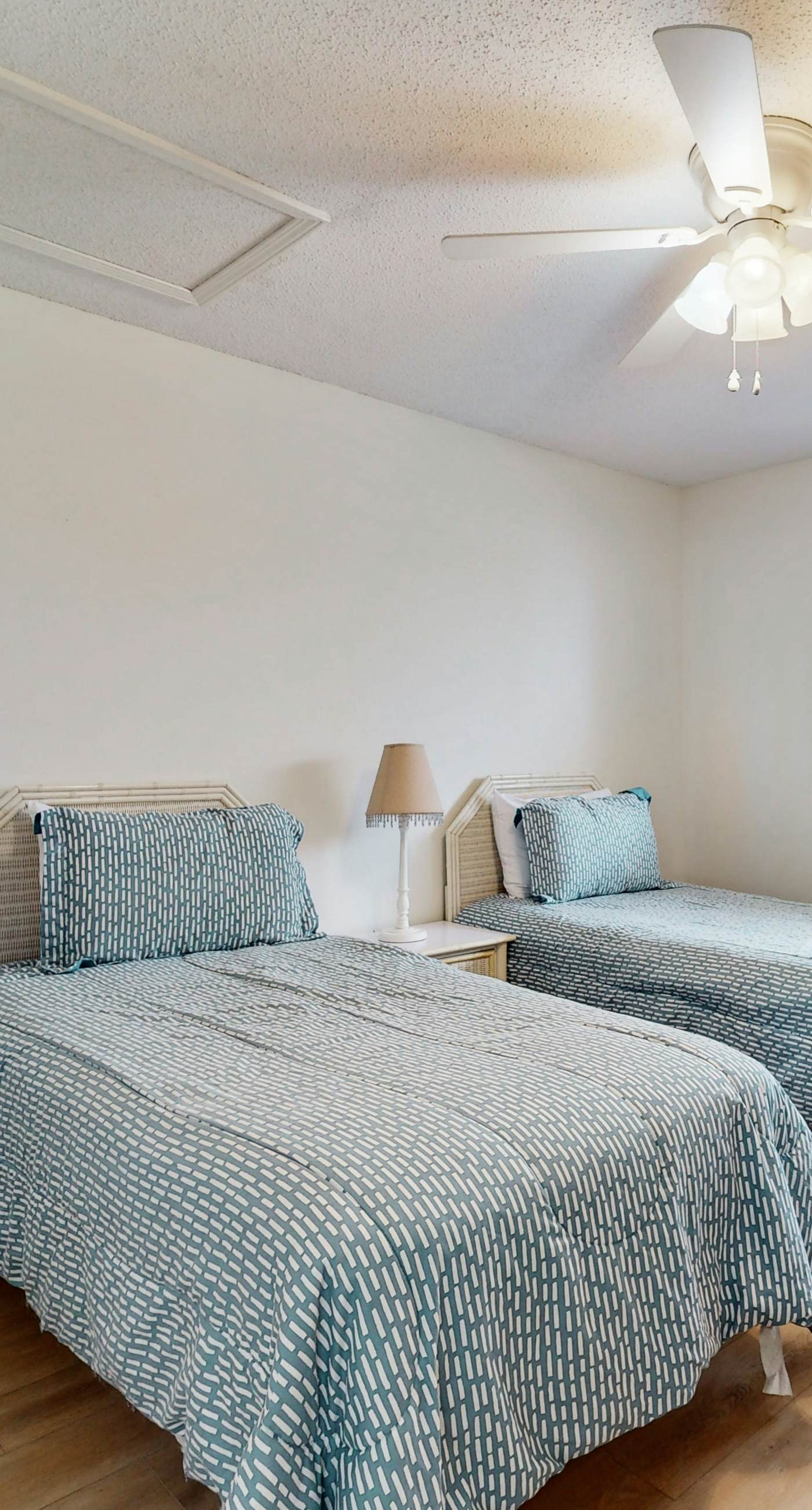 Water-view condo on Ole River with 3 pools, washer,dryer & AC