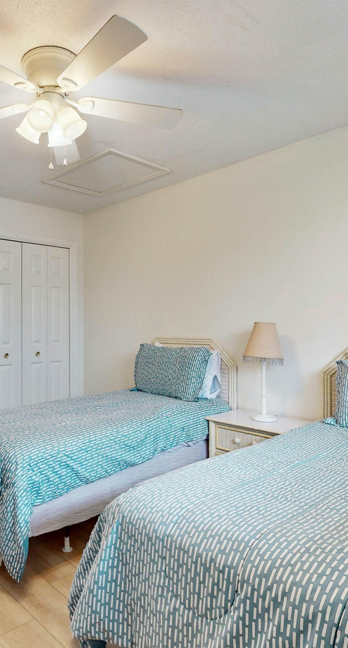 Water-view condo on Ole River with 3 pools, washer,dryer & AC