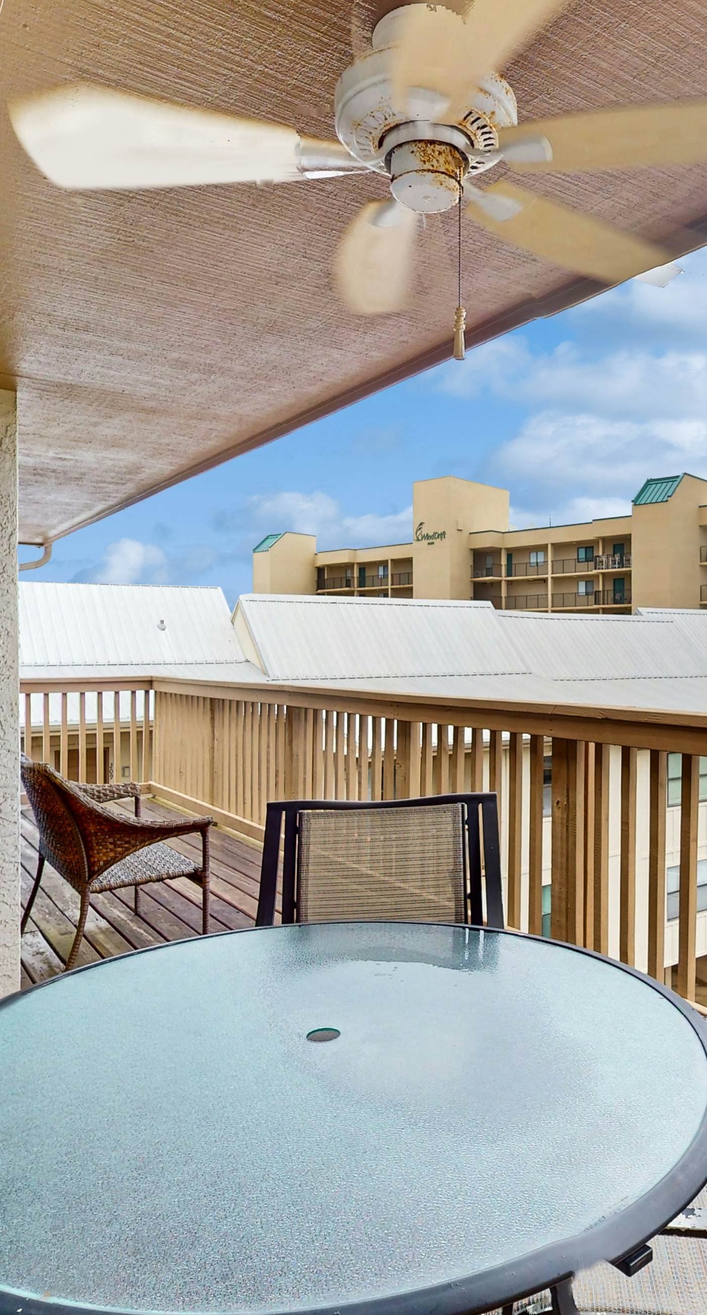 Water-view condo on Ole River with 3 pools, washer,dryer & AC