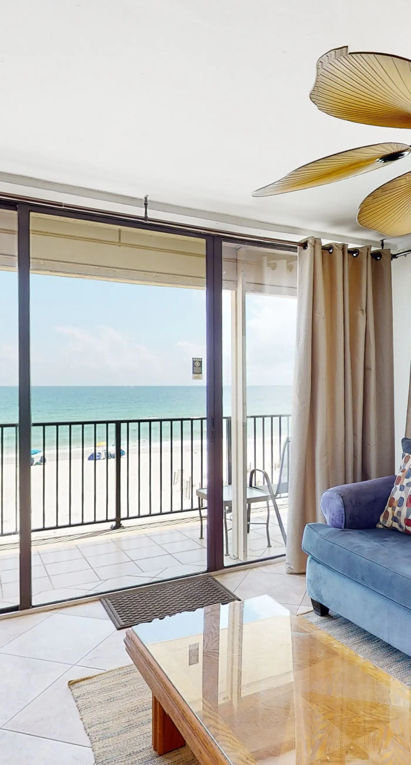 Gulf front condo with pool and beach access - breath taking balcony views