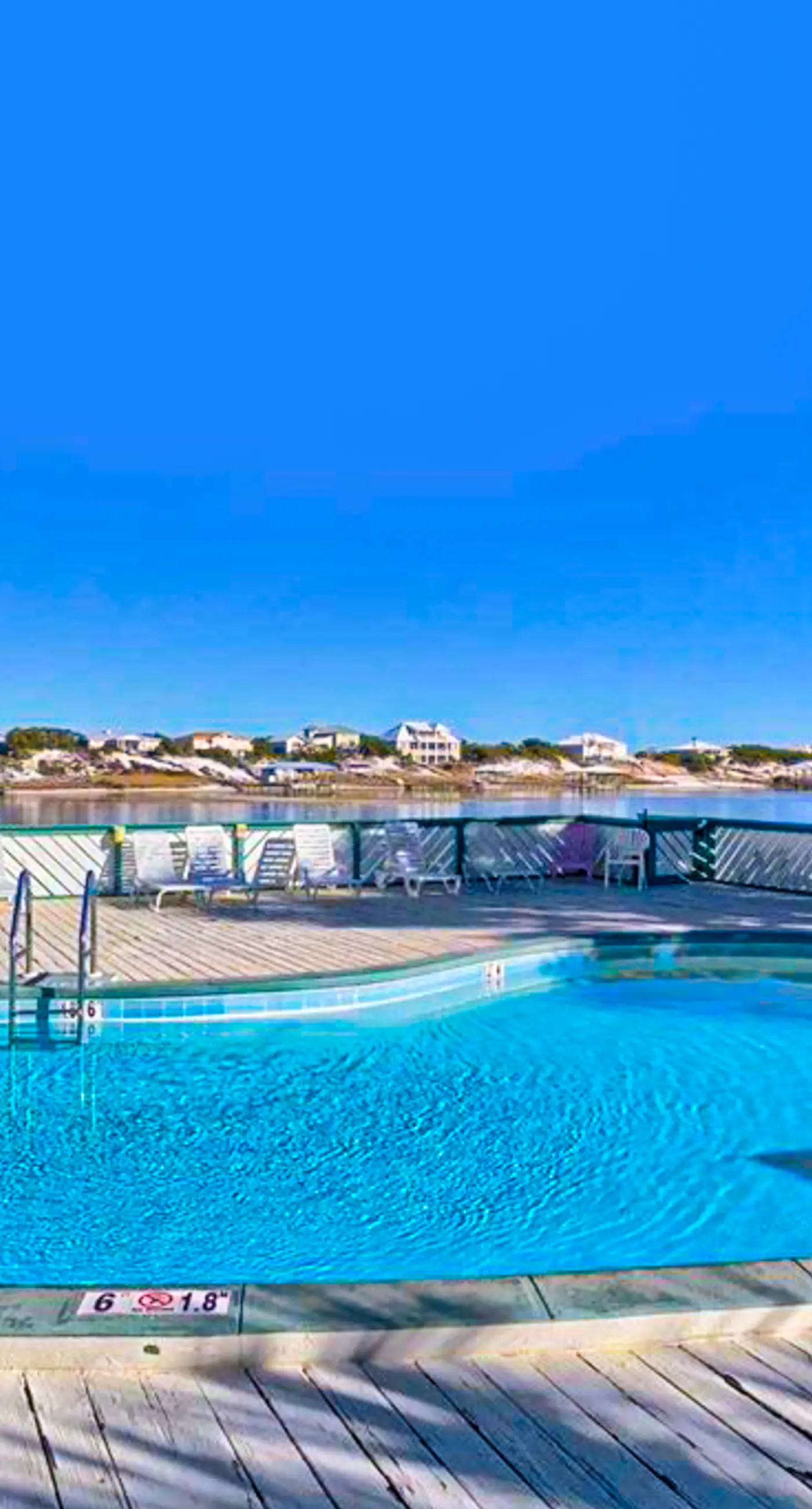Gulf front condo with pool and beach access - breath taking balcony views