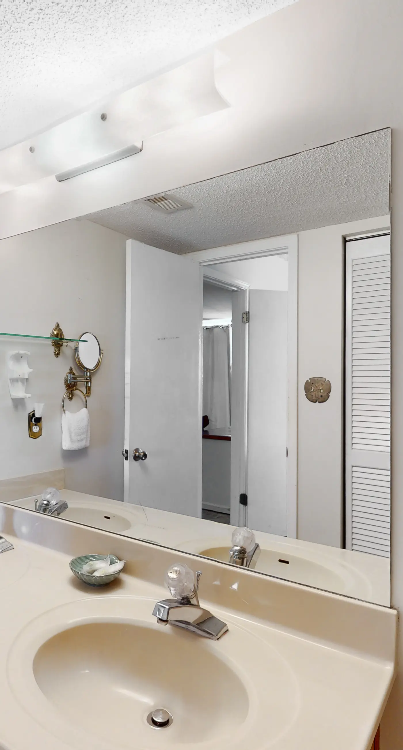 Gulf front condo with pool and beach access - breath taking balcony views