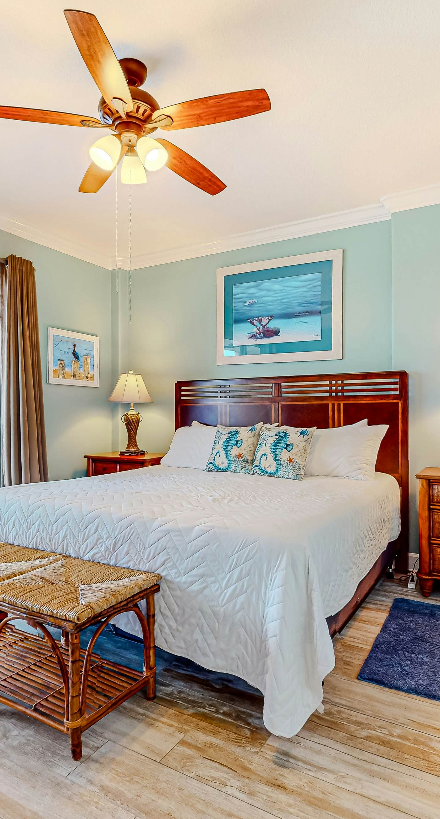 Gulf-front, 6th-floor condo with pools, hot tubs, sauna, gym & beach access