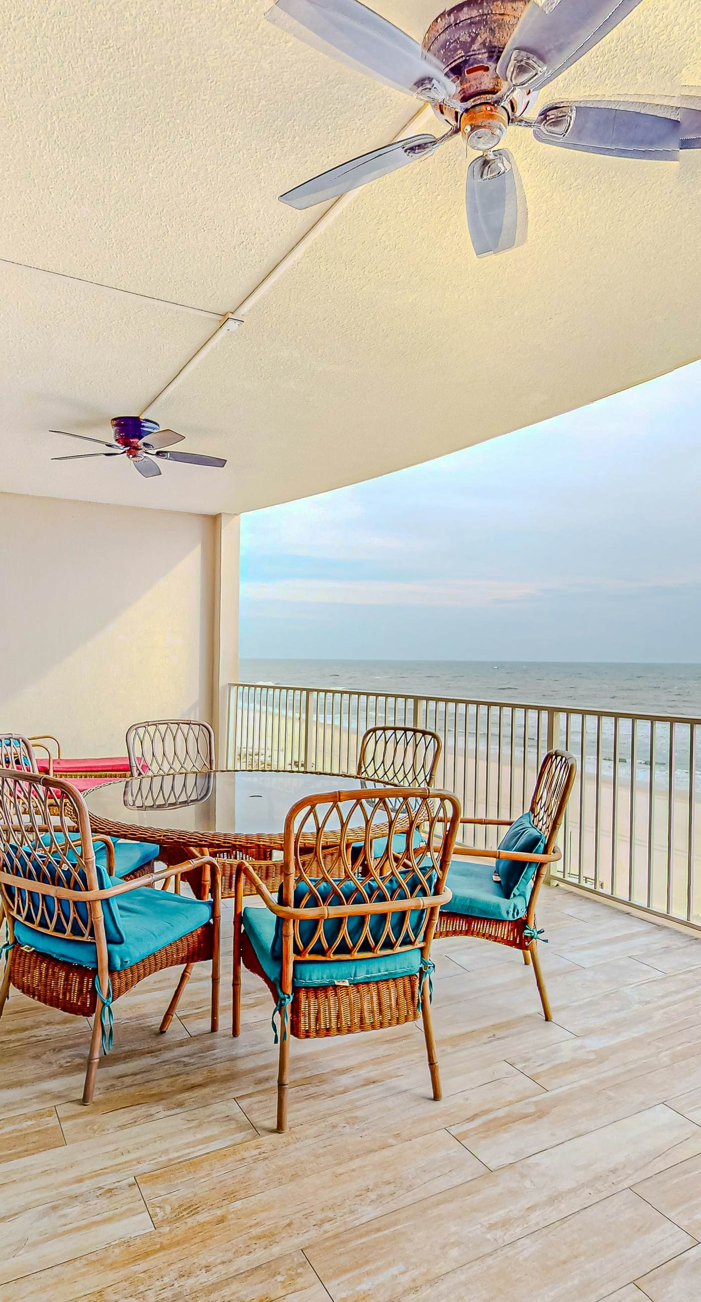 Gulf-front, 6th-floor condo with pools, hot tubs, sauna, gym & beach access
