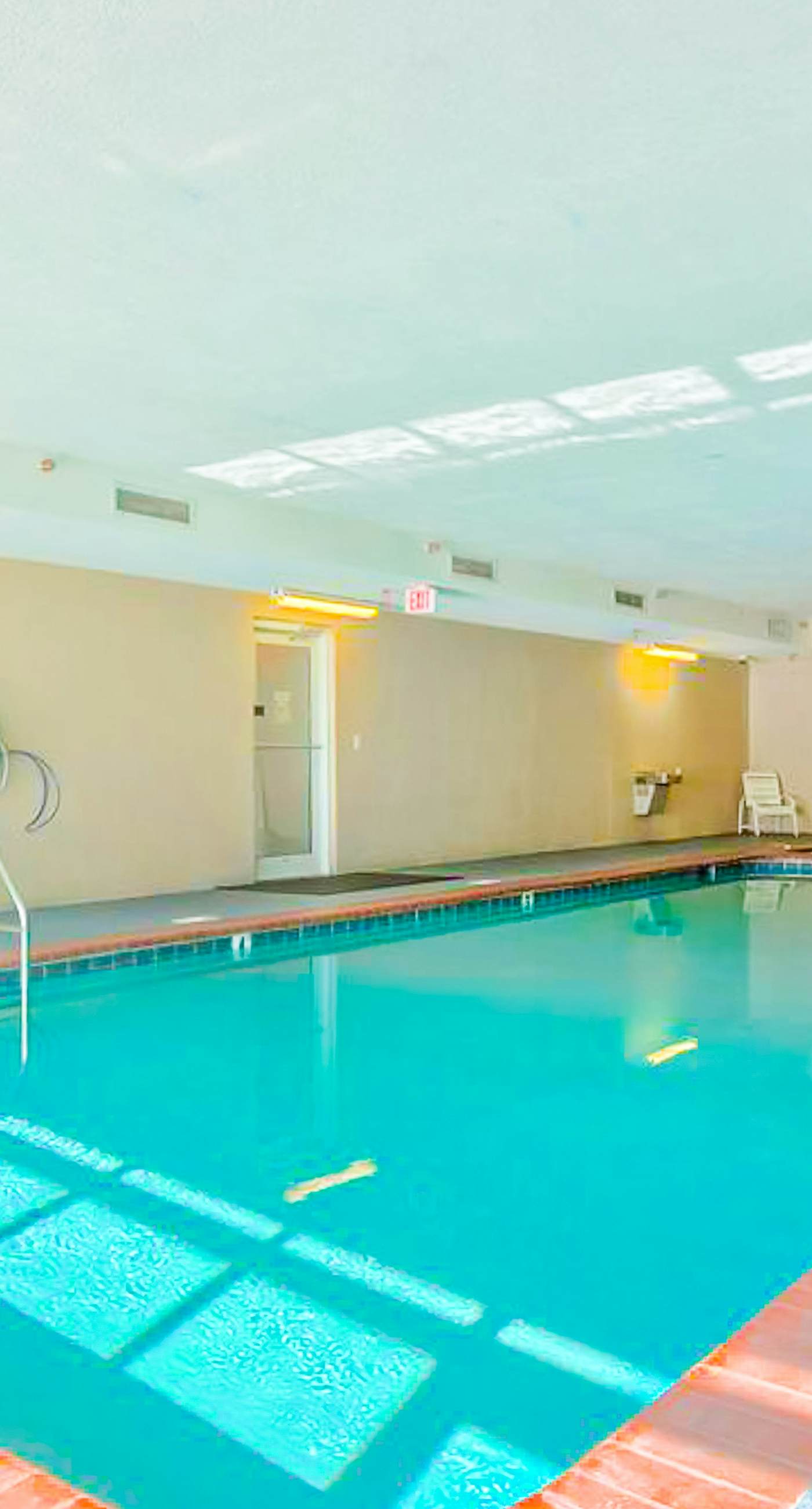 Gulf-front, 6th-floor condo with pools, hot tubs, sauna, gym & beach access