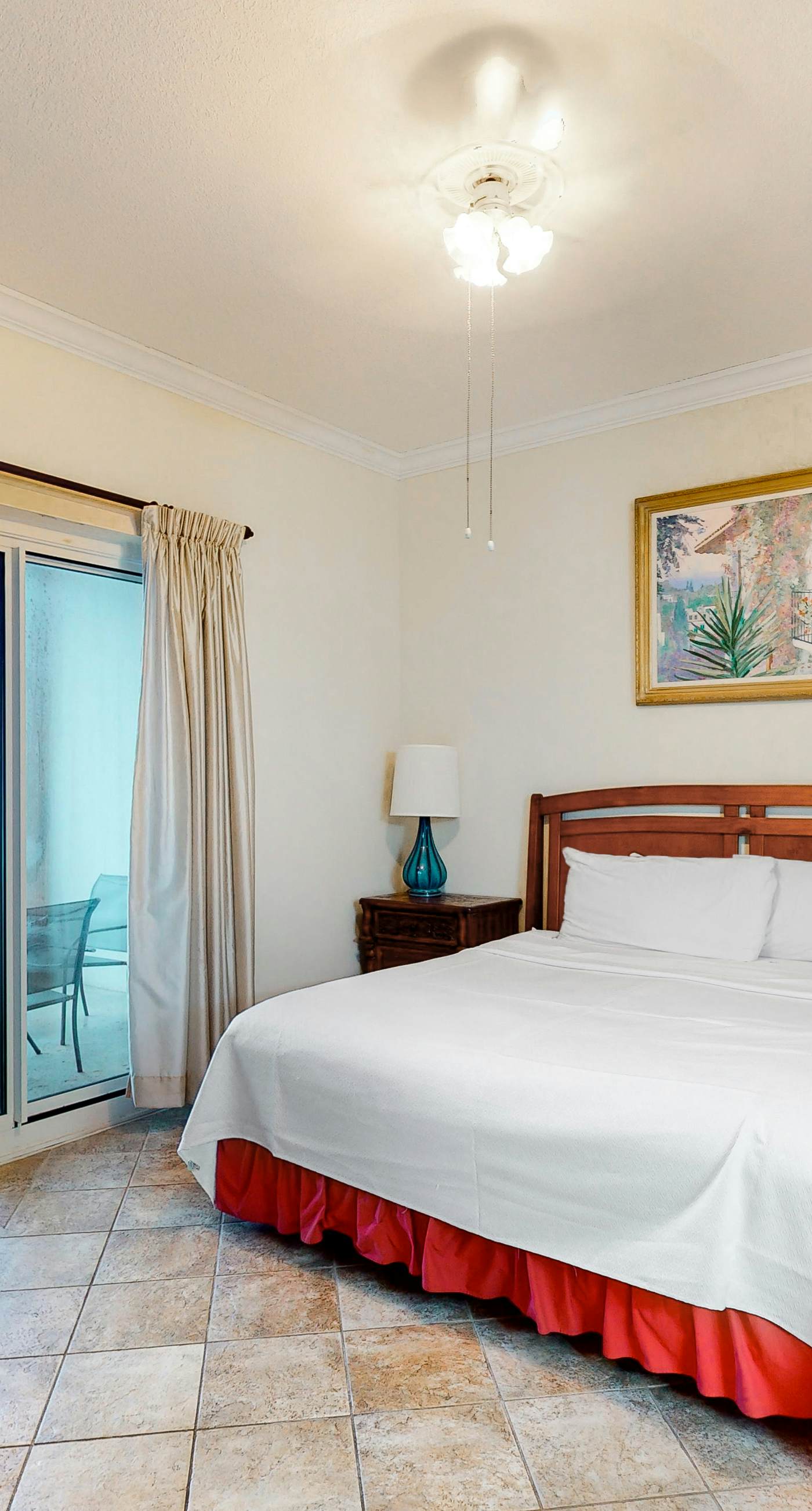 Gulf-front condo with pools, hot tubs, sauna, gym, central AC & washer/dryer