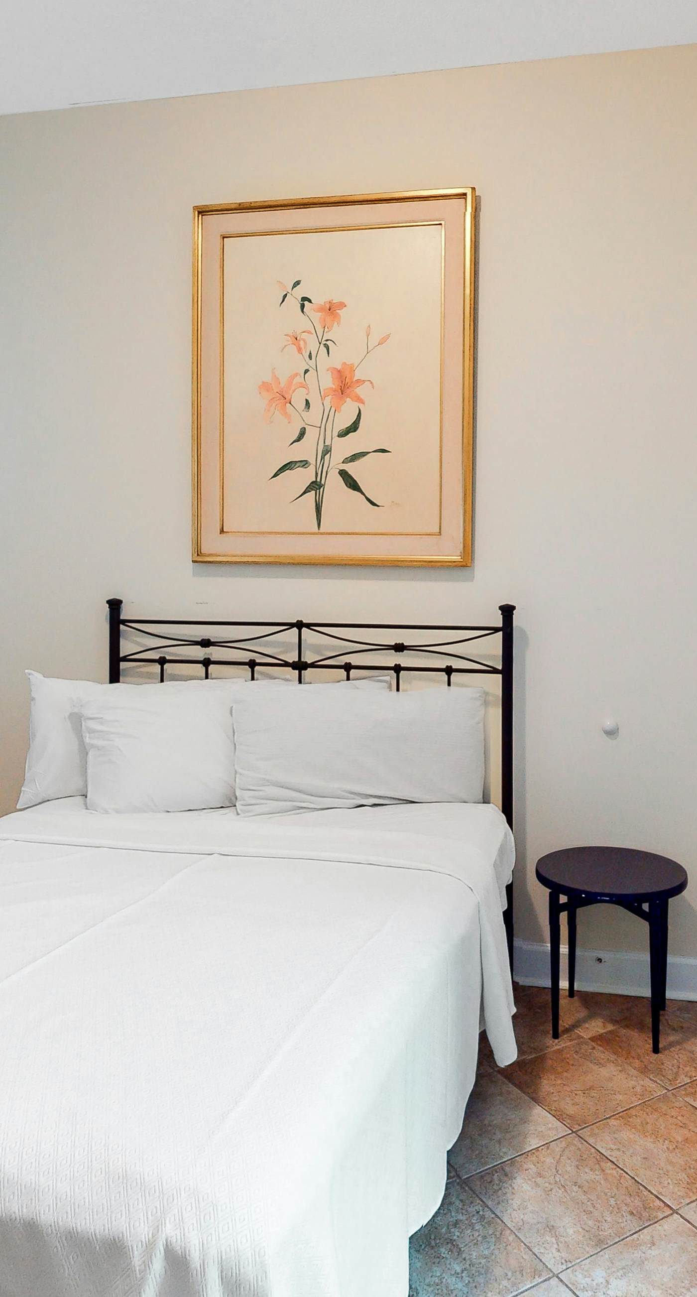 Gulf-front condo with pools, hot tubs, sauna, gym, central AC & washer/dryer