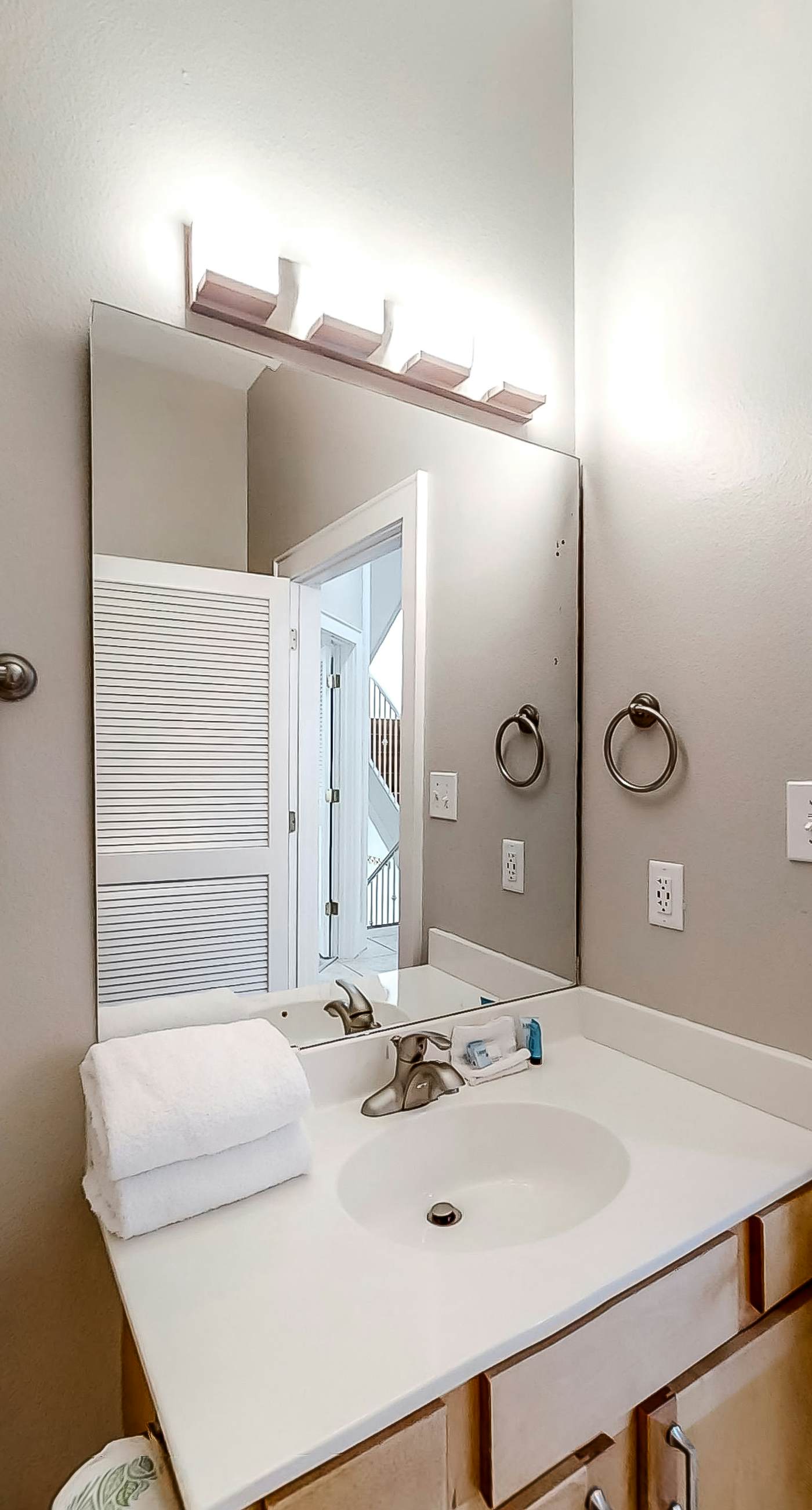 Beautiful Gulf-front home with bright interior, pool, free WiFi, & central AC