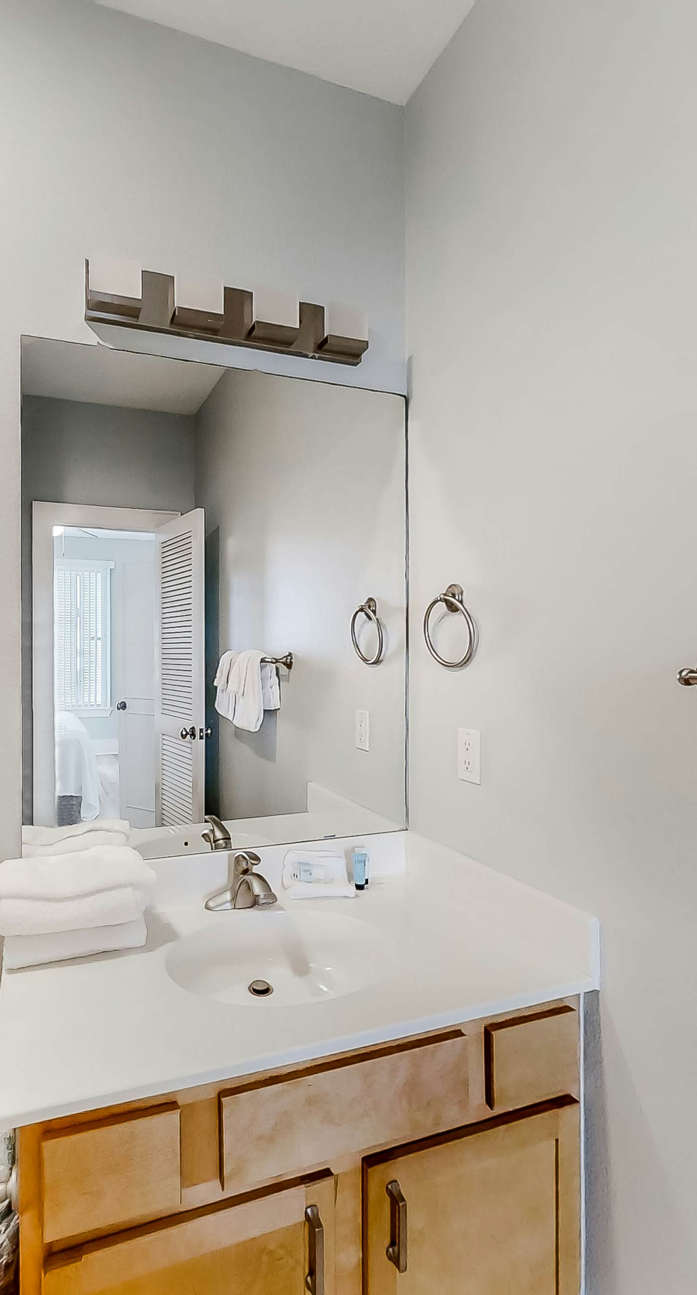 Beautiful Gulf-front home with bright interior, pool, free WiFi, & central AC