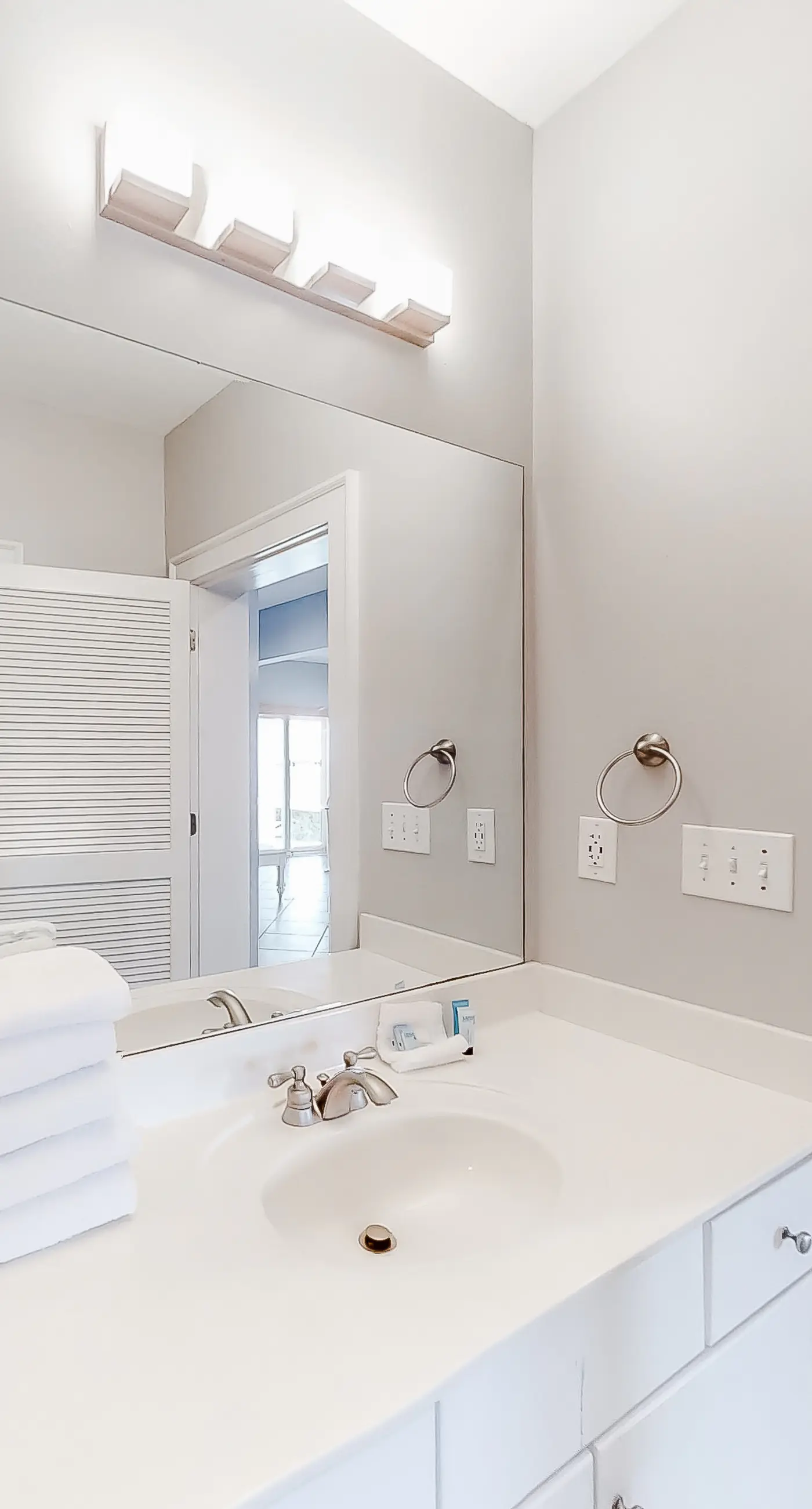 Beautiful Gulf-front home with bright interior, pool, free WiFi, & central AC