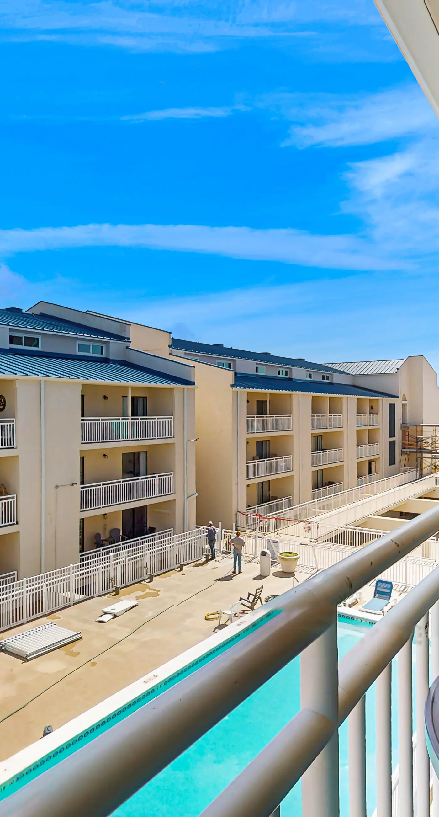 Wonderful condo in beachfront luxury resort with shared pool & tennis