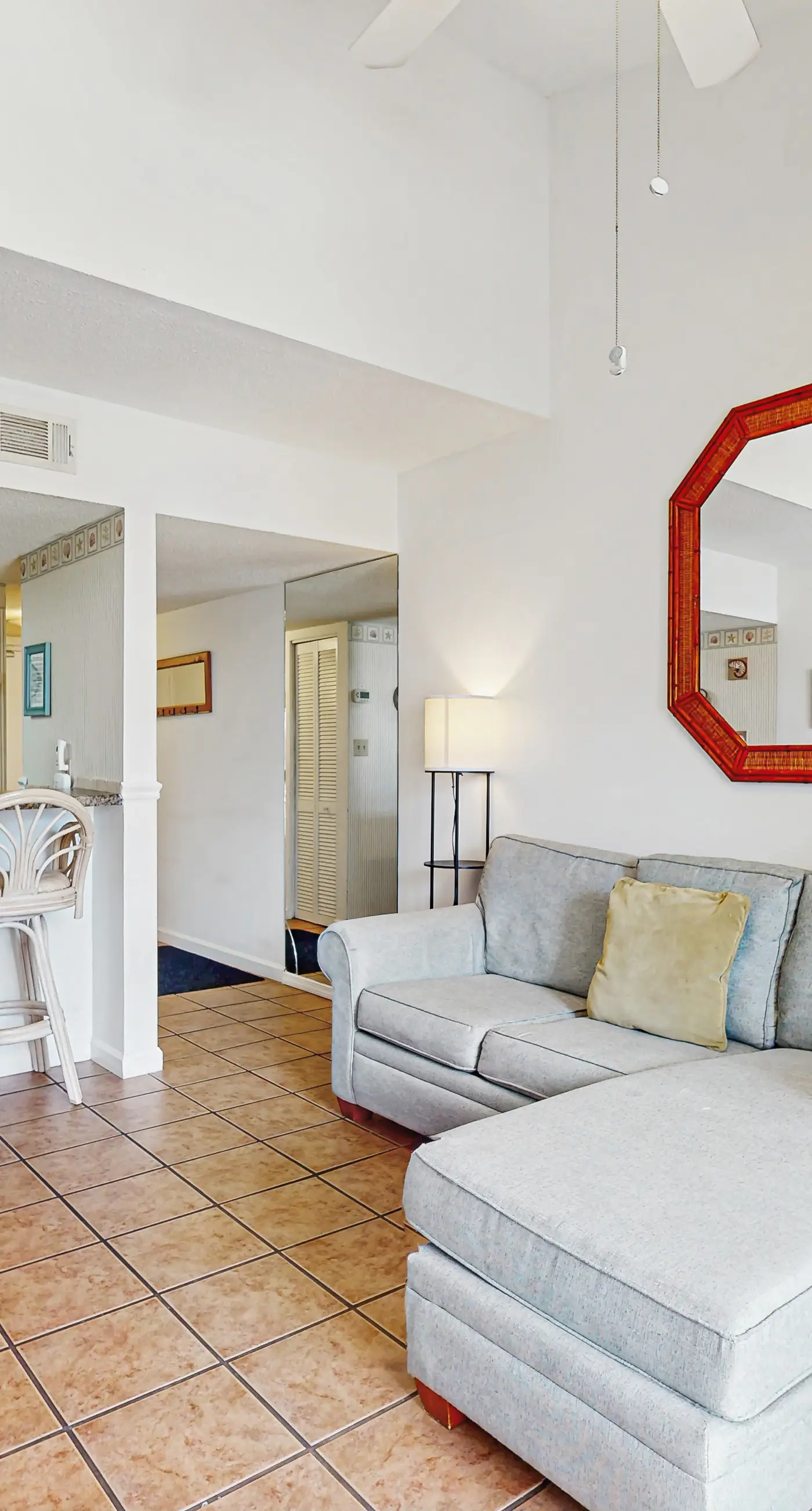 Wonderful condo in beachfront luxury resort with shared pool & tennis