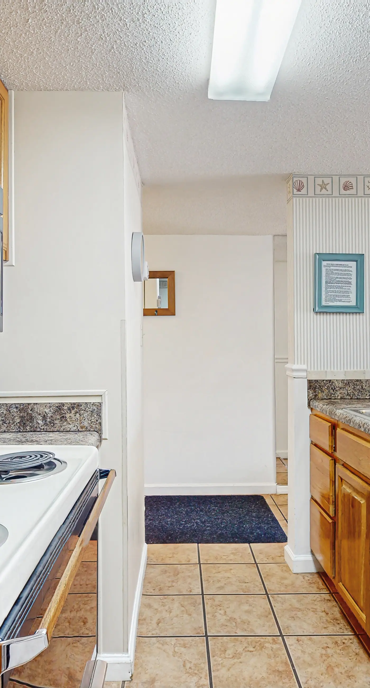 Wonderful condo in beachfront luxury resort with shared pool & tennis