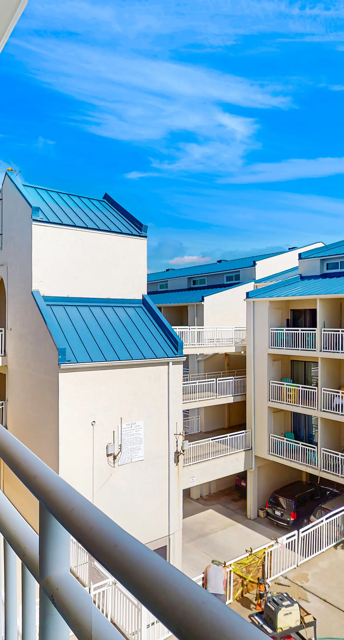 Wonderful condo in beachfront luxury resort with shared pool & tennis