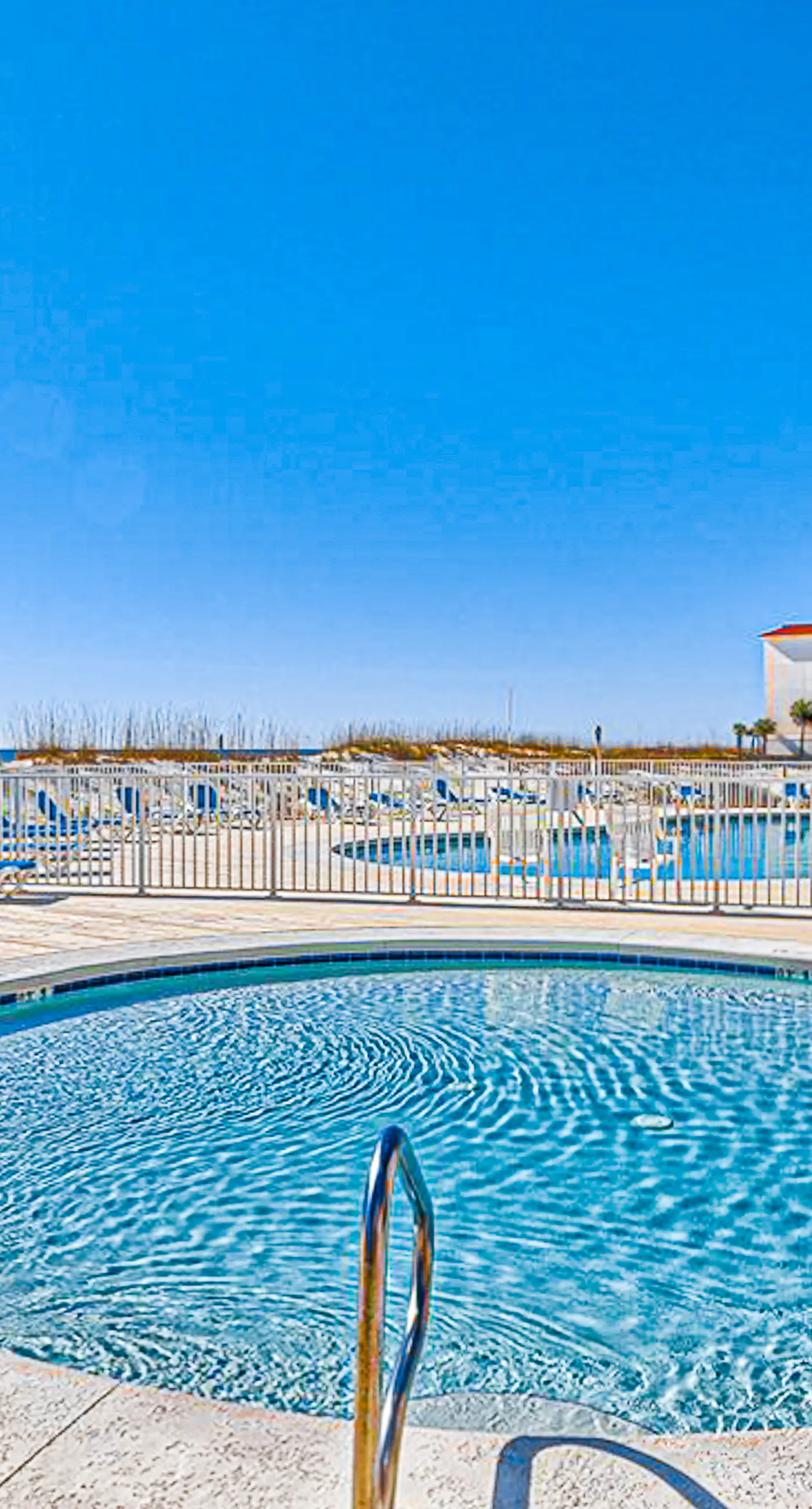 Wonderful condo in beachfront luxury resort with shared pool & tennis