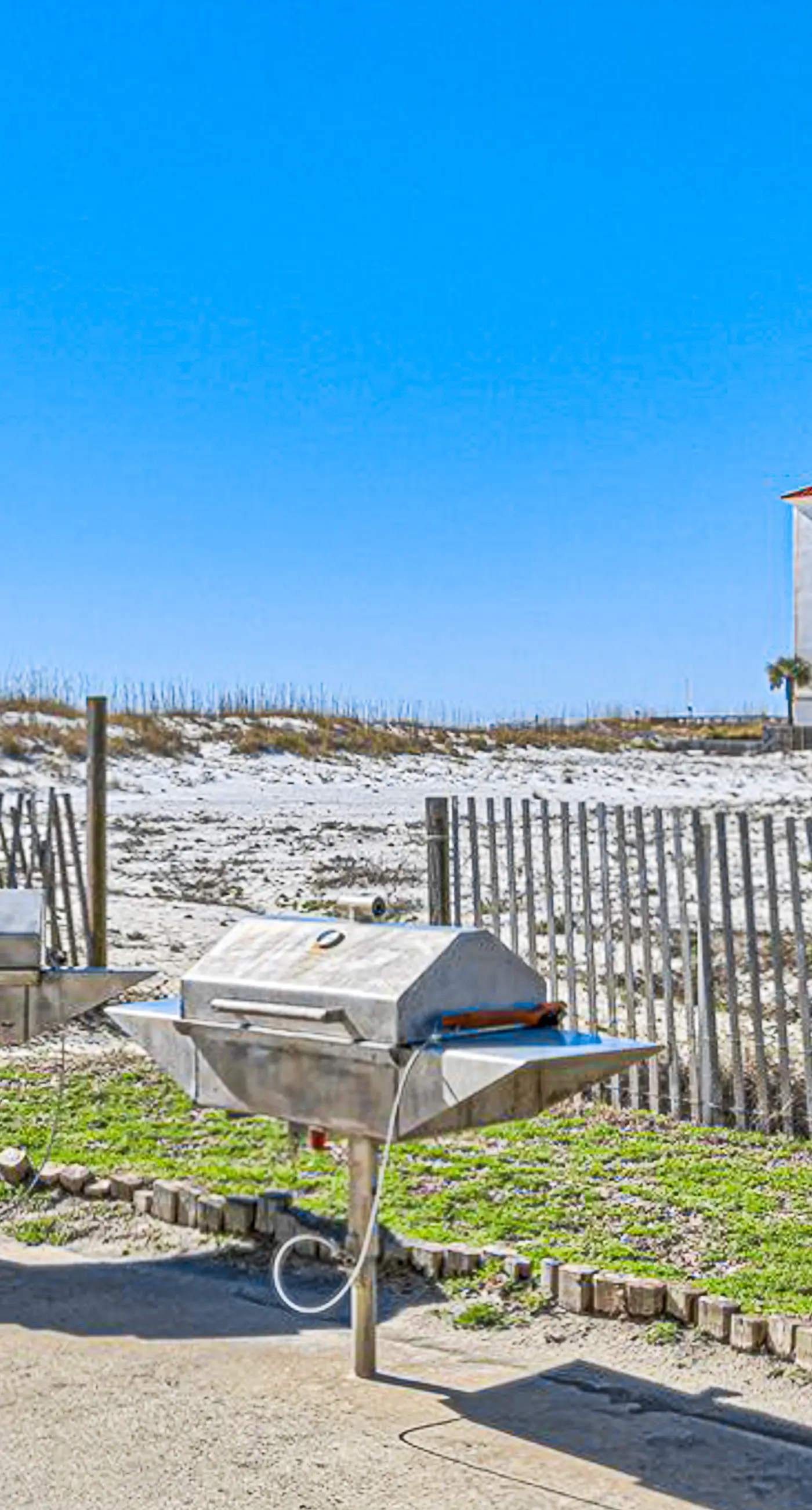 Wonderful condo in beachfront luxury resort with shared pool & tennis