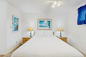 Wonderful condo in beachfront luxury resort with shared pool & tennis