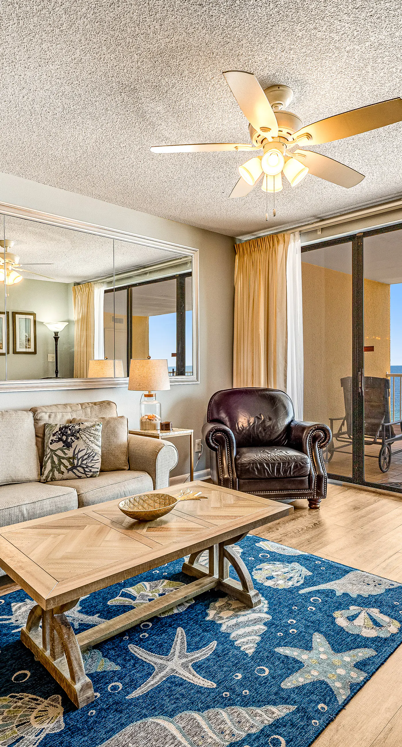 Beautiful condo in beachfront resort with pool & stunning Gulf views