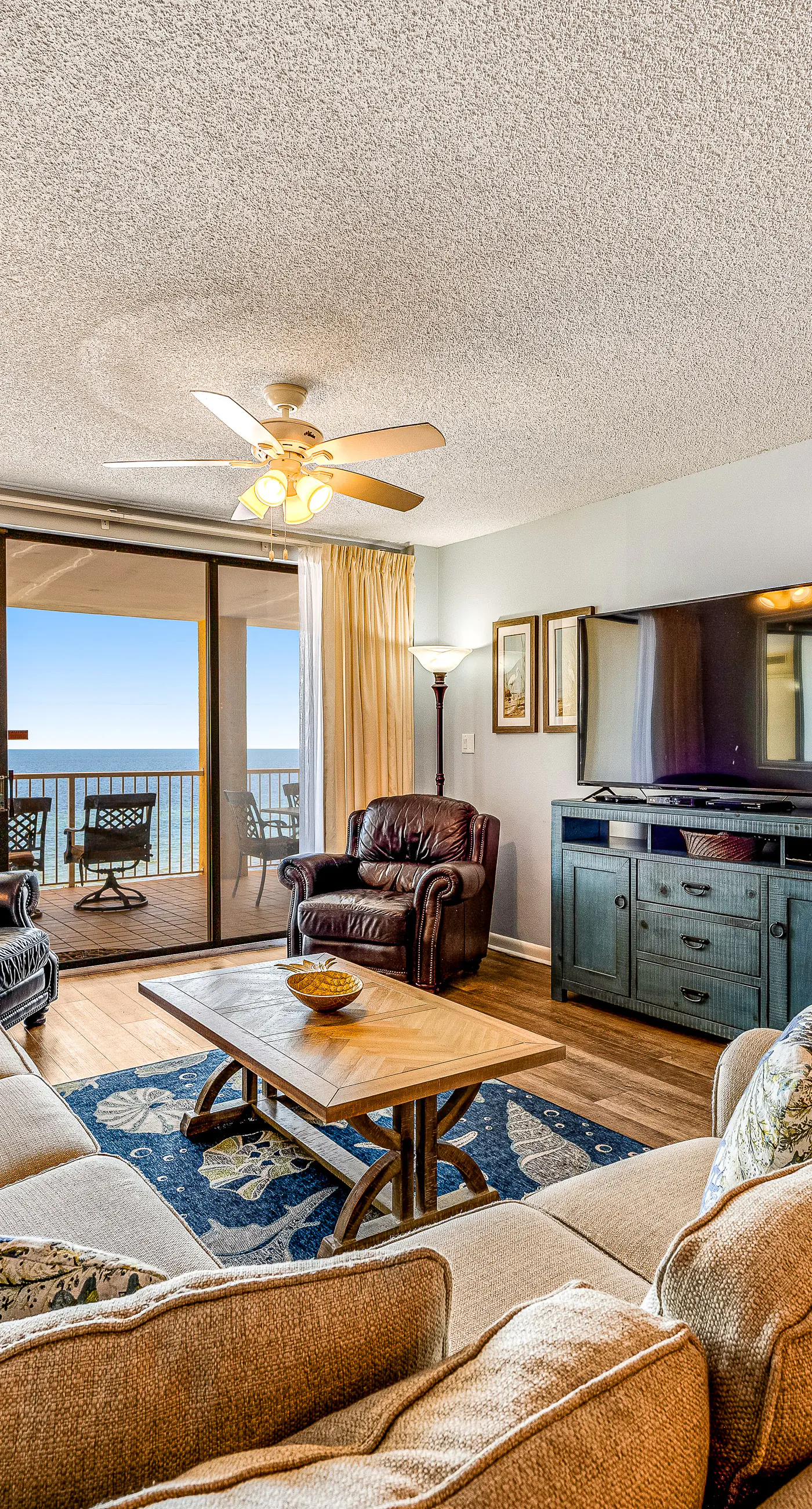 Beautiful condo in beachfront resort with pool & stunning Gulf views