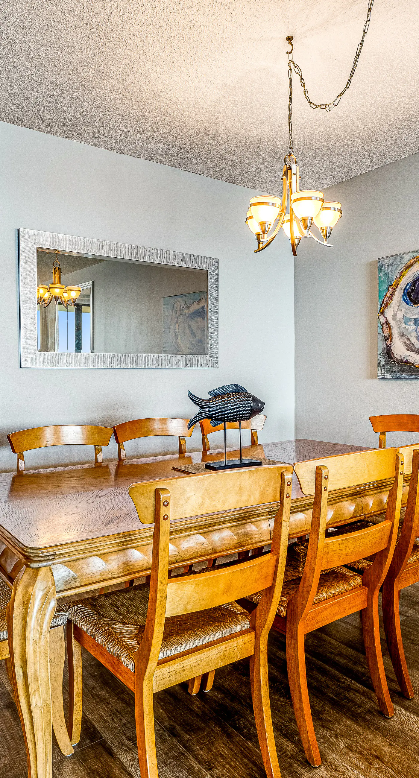 Beautiful condo in beachfront resort with pool & stunning Gulf views