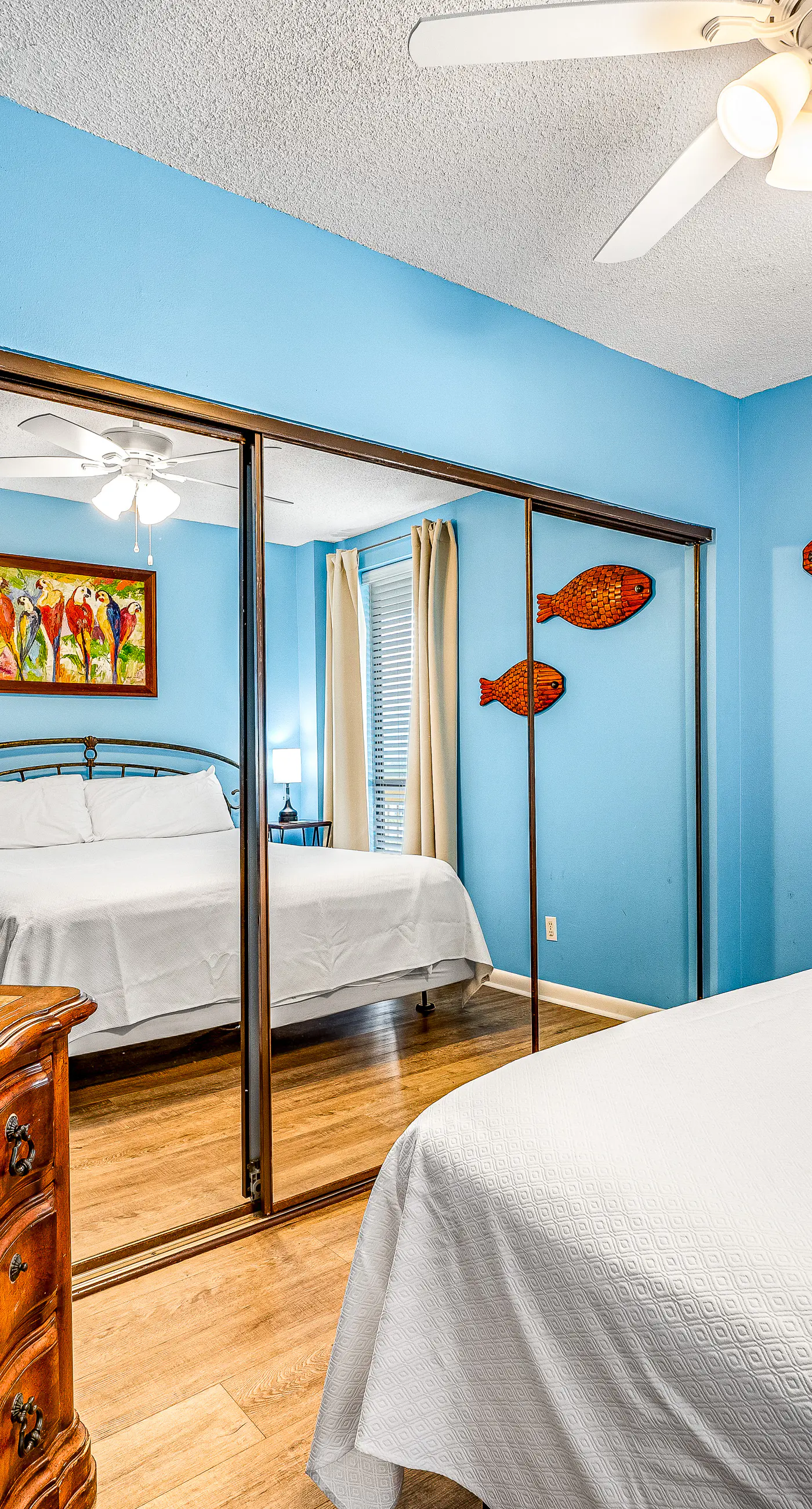 Beautiful condo in beachfront resort with pool & stunning Gulf views