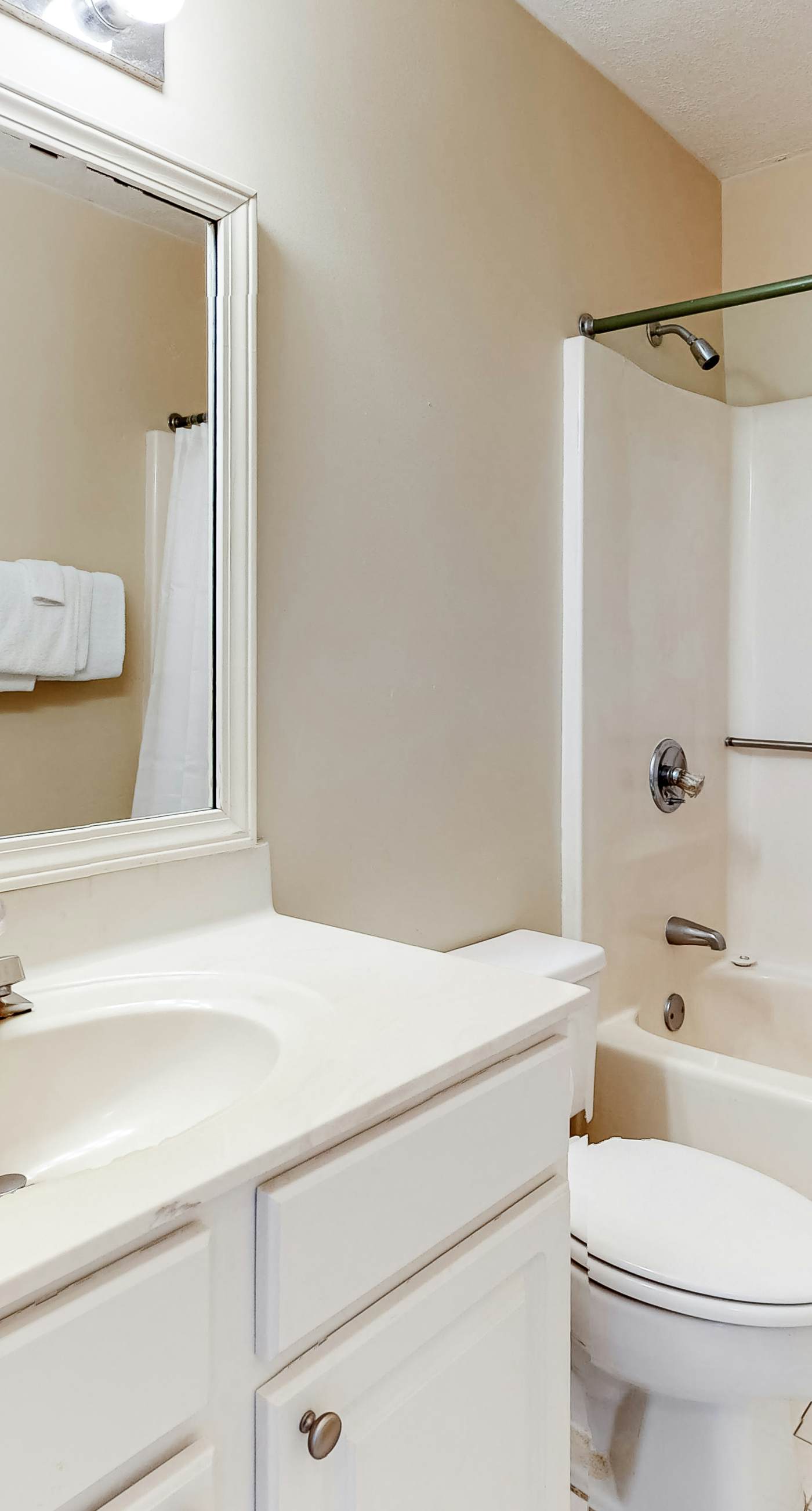 Twelfth-Floor Getaway w/Sweeping Gulf Views, Shared Pool/Hot Tub, Beach Access