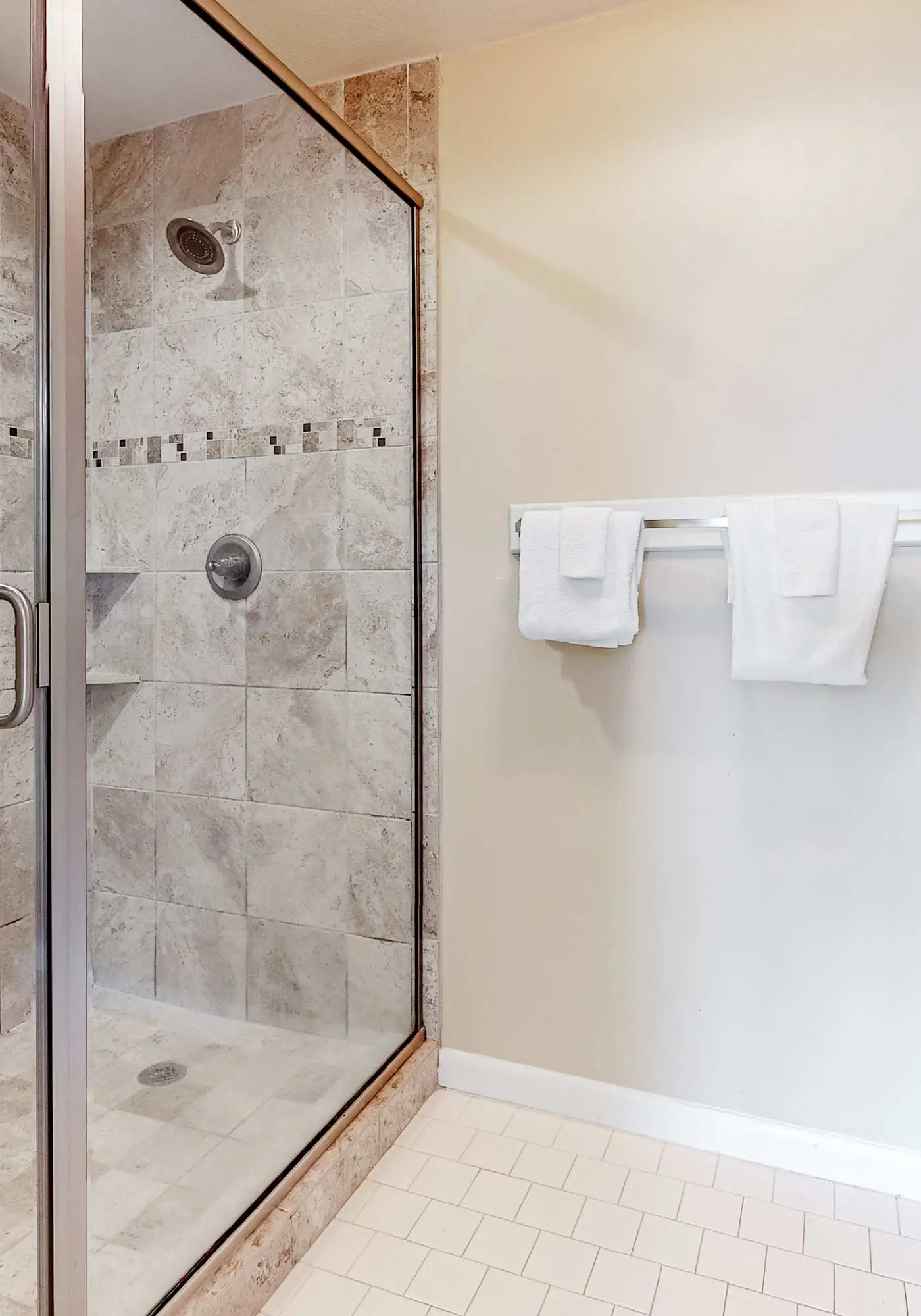 Twelfth-Floor Getaway w/Sweeping Gulf Views, Shared Pool/Hot Tub, Beach Access