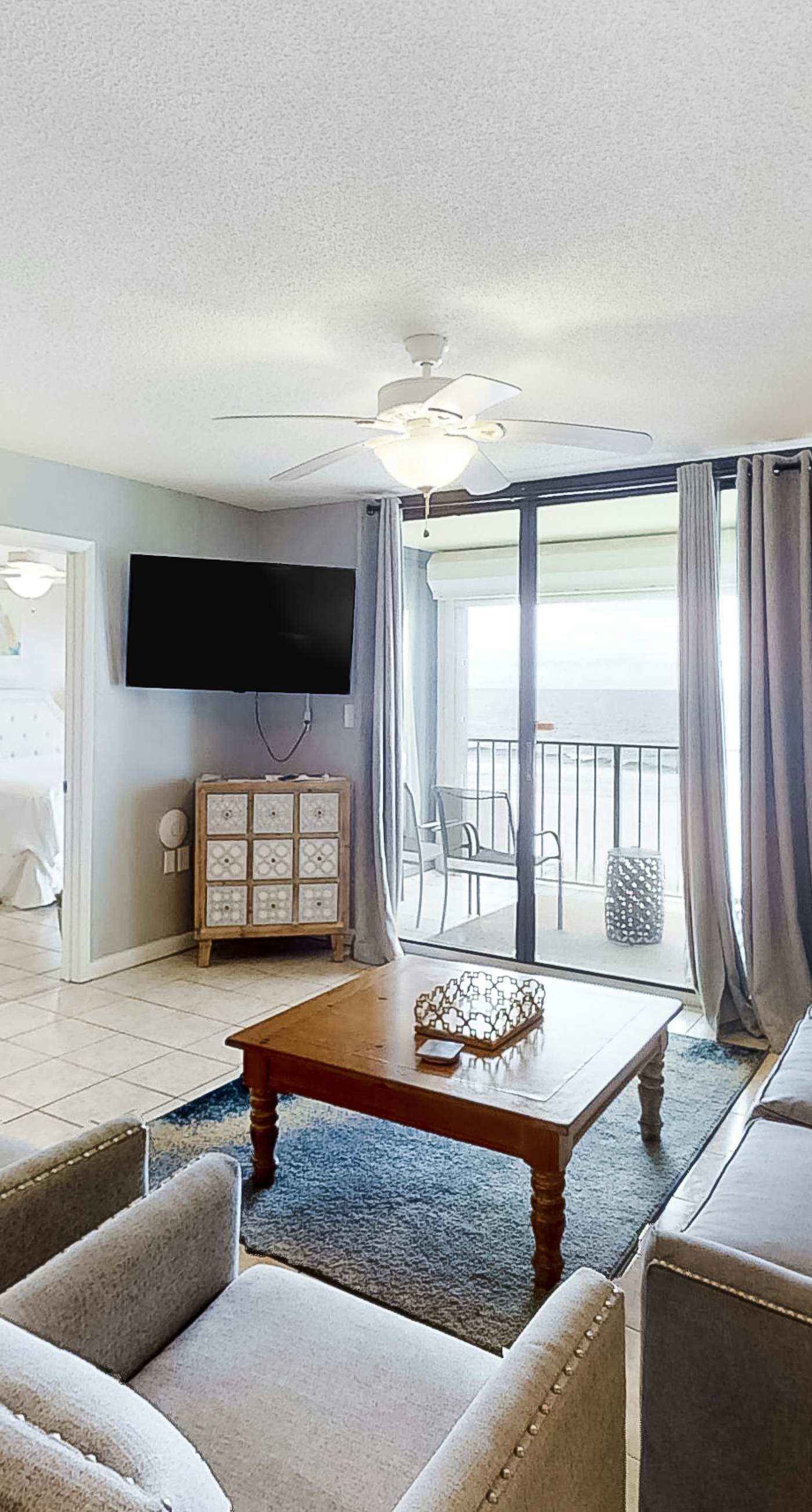 Wonderful Condo in Beachfront Complex w/Shared Pool & Hot Tub, Free WiFi, AC