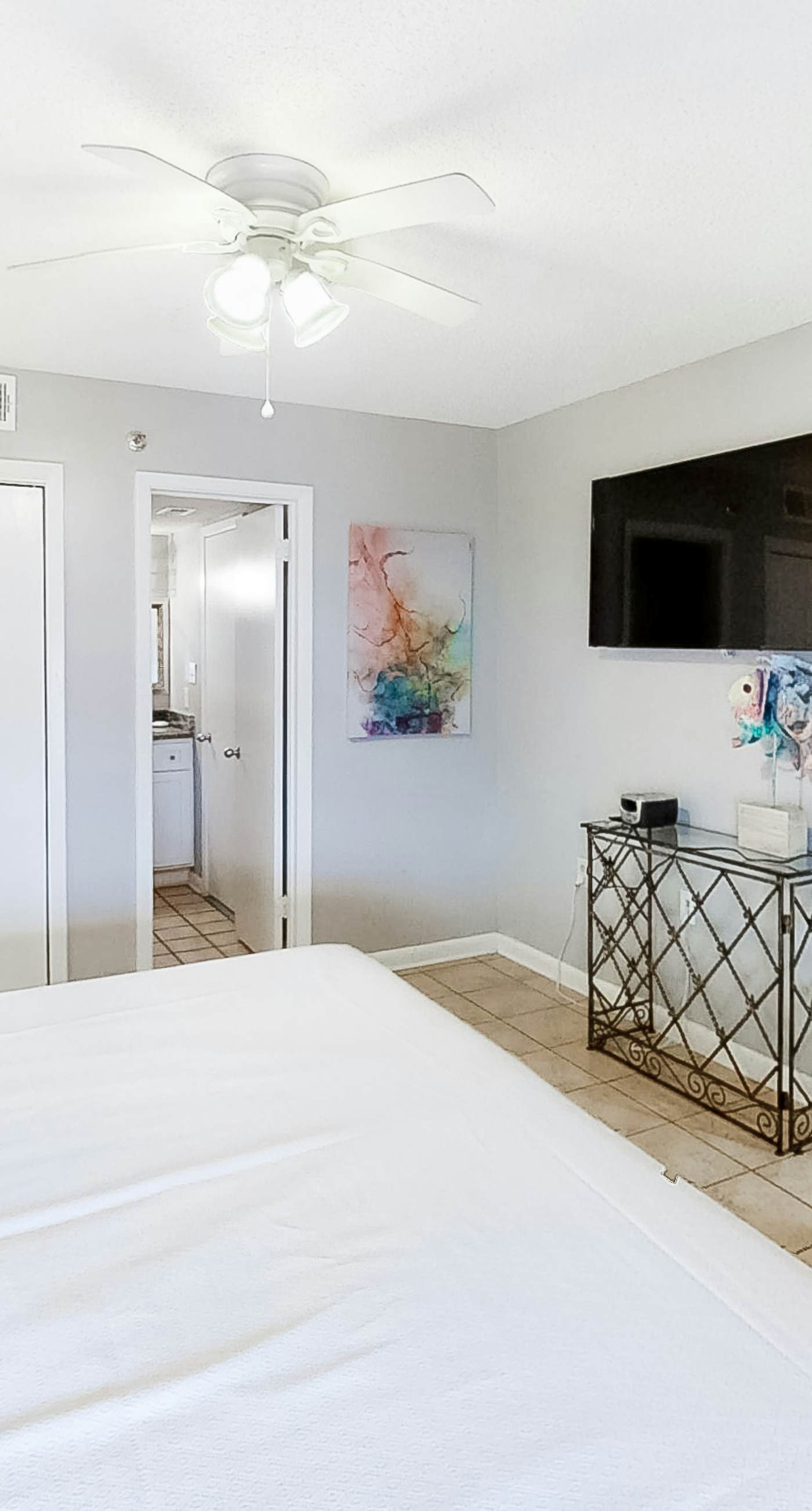 Wonderful Condo in Beachfront Complex w/Shared Pool & Hot Tub, Free WiFi, AC