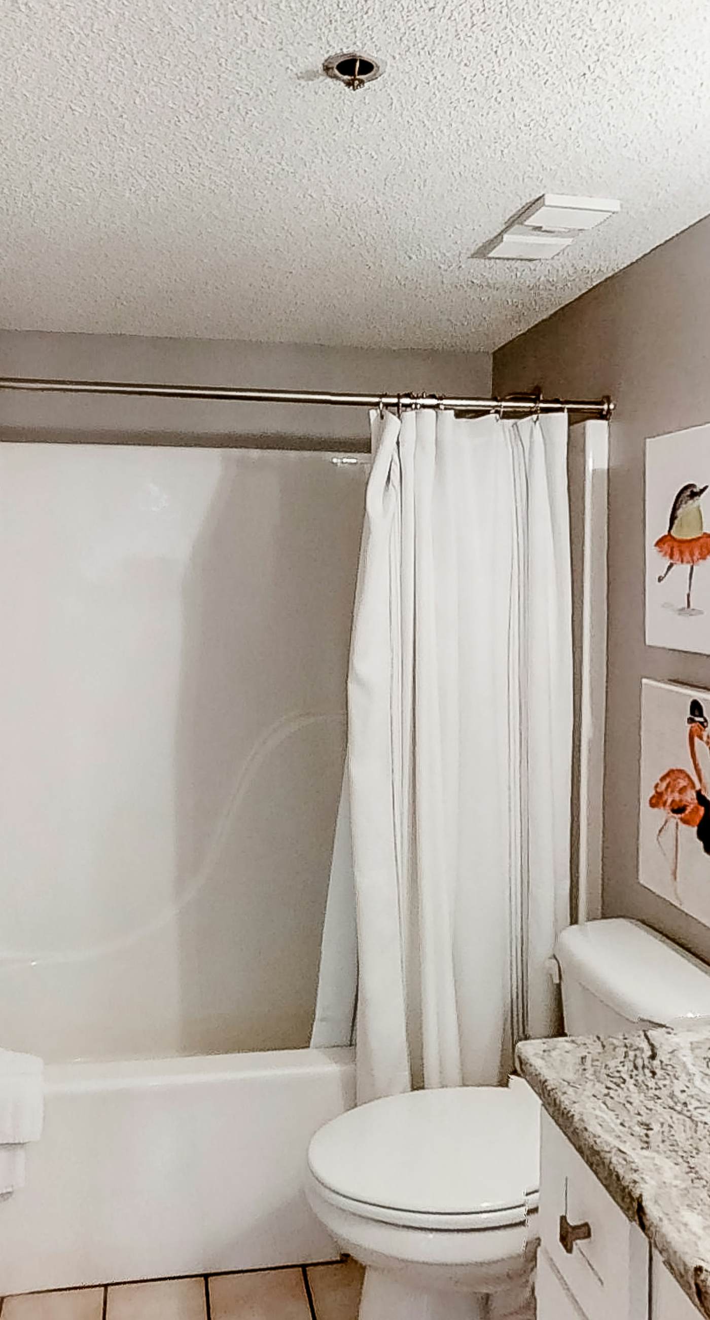 Wonderful Condo in Beachfront Complex w/Shared Pool & Hot Tub, Free WiFi, AC