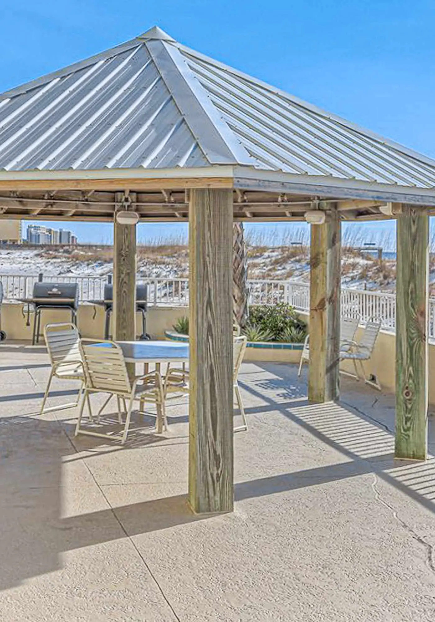 Wonderful Condo in Beachfront Complex w/Shared Pool & Hot Tub, Free WiFi, AC