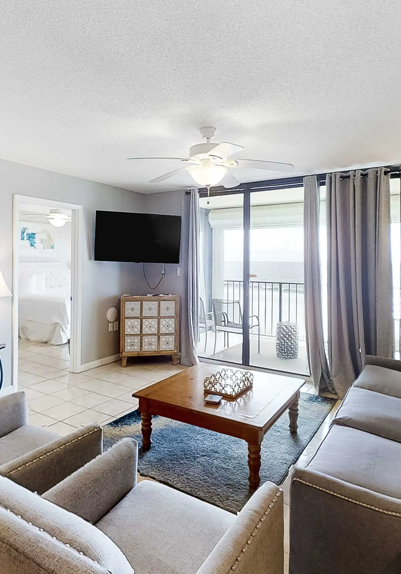 Wonderful Condo in Beachfront Complex w/Shared Pool & Hot Tub, Free WiFi, AC