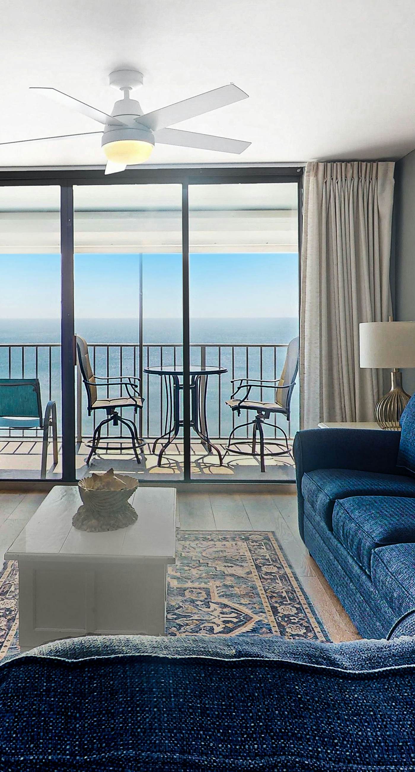 Fantastic Home Located in Beachfront Building w/Shared Pool & Hot Tub, WiFi, AC