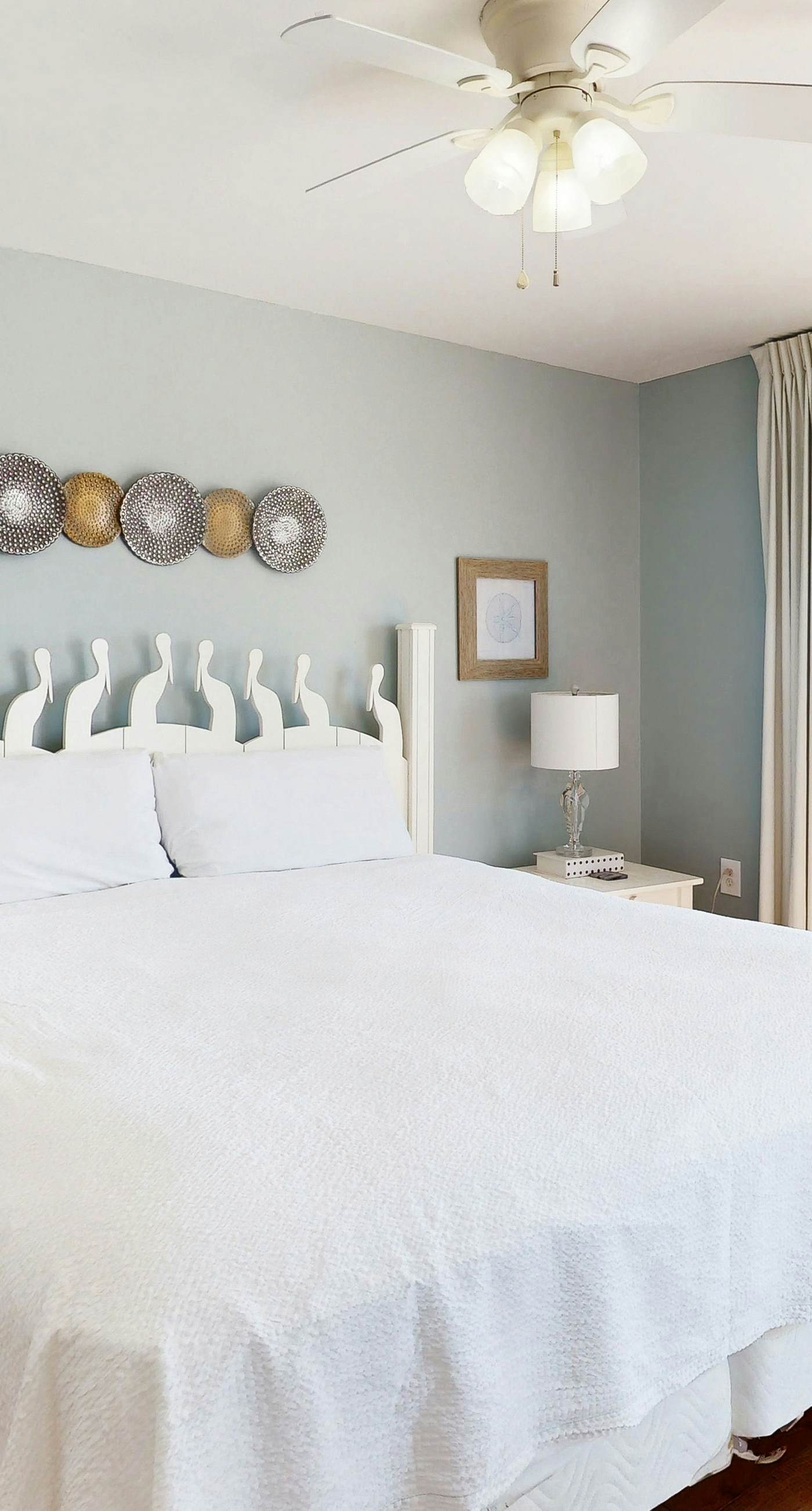 Fantastic Home Located in Beachfront Building w/Shared Pool & Hot Tub, WiFi, AC