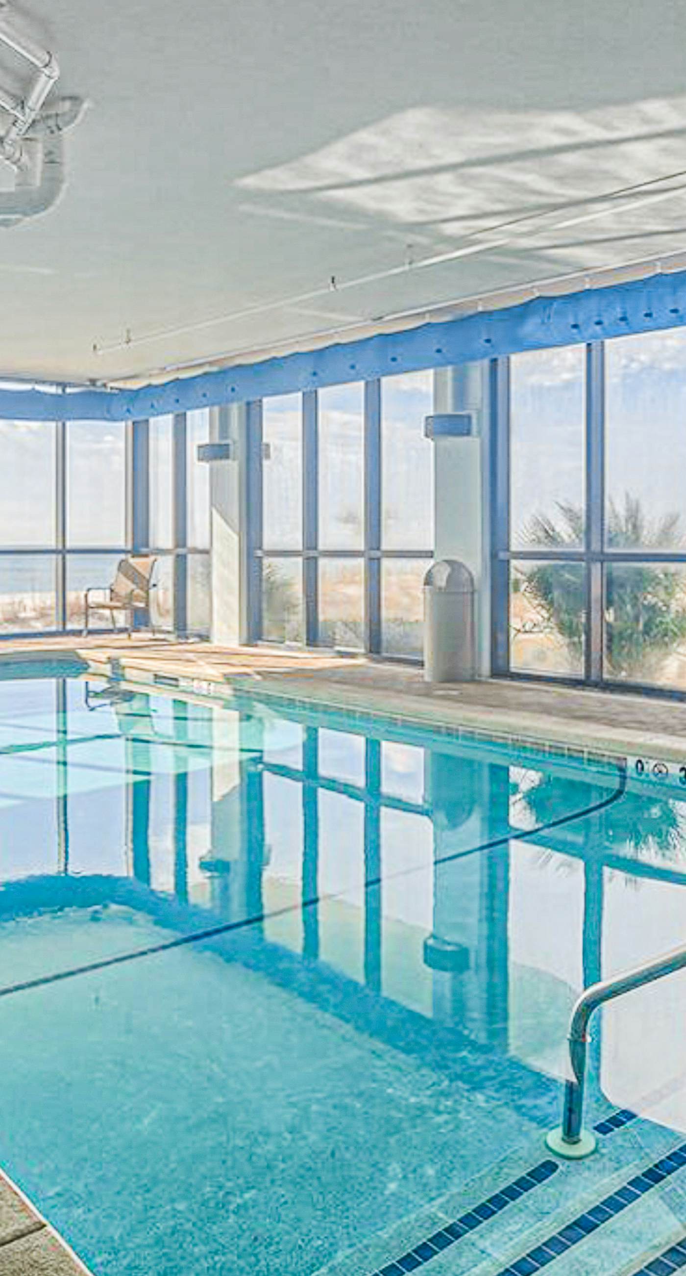 Fantastic Home Located in Beachfront Building w/Shared Pool & Hot Tub, WiFi, AC