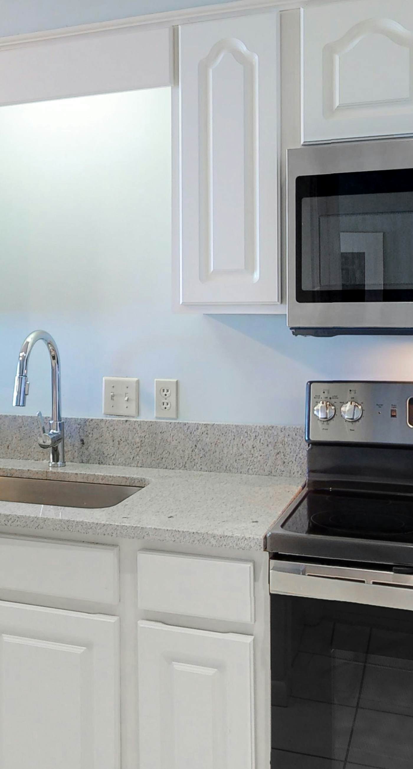 Wonderful Home on 12th Floor of Beachfront Resort w/Shared Pool & Hot Tub, WiFi