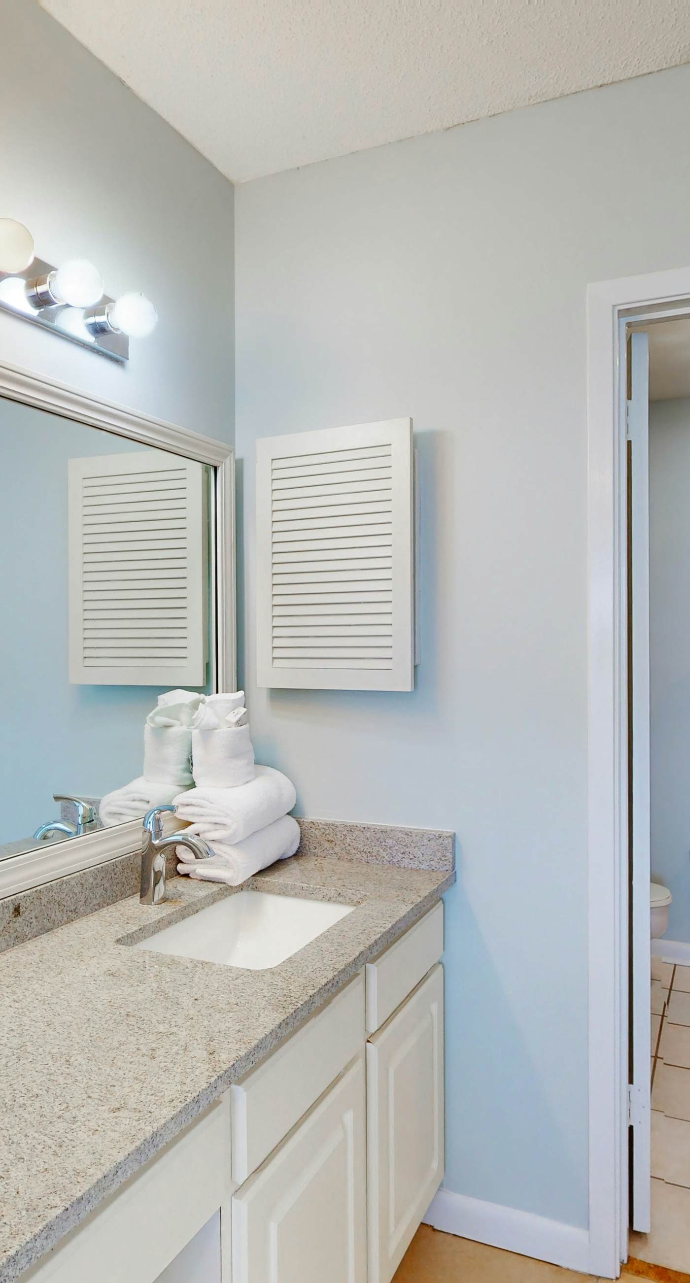 Wonderful Home on 12th Floor of Beachfront Resort w/Shared Pool & Hot Tub, WiFi