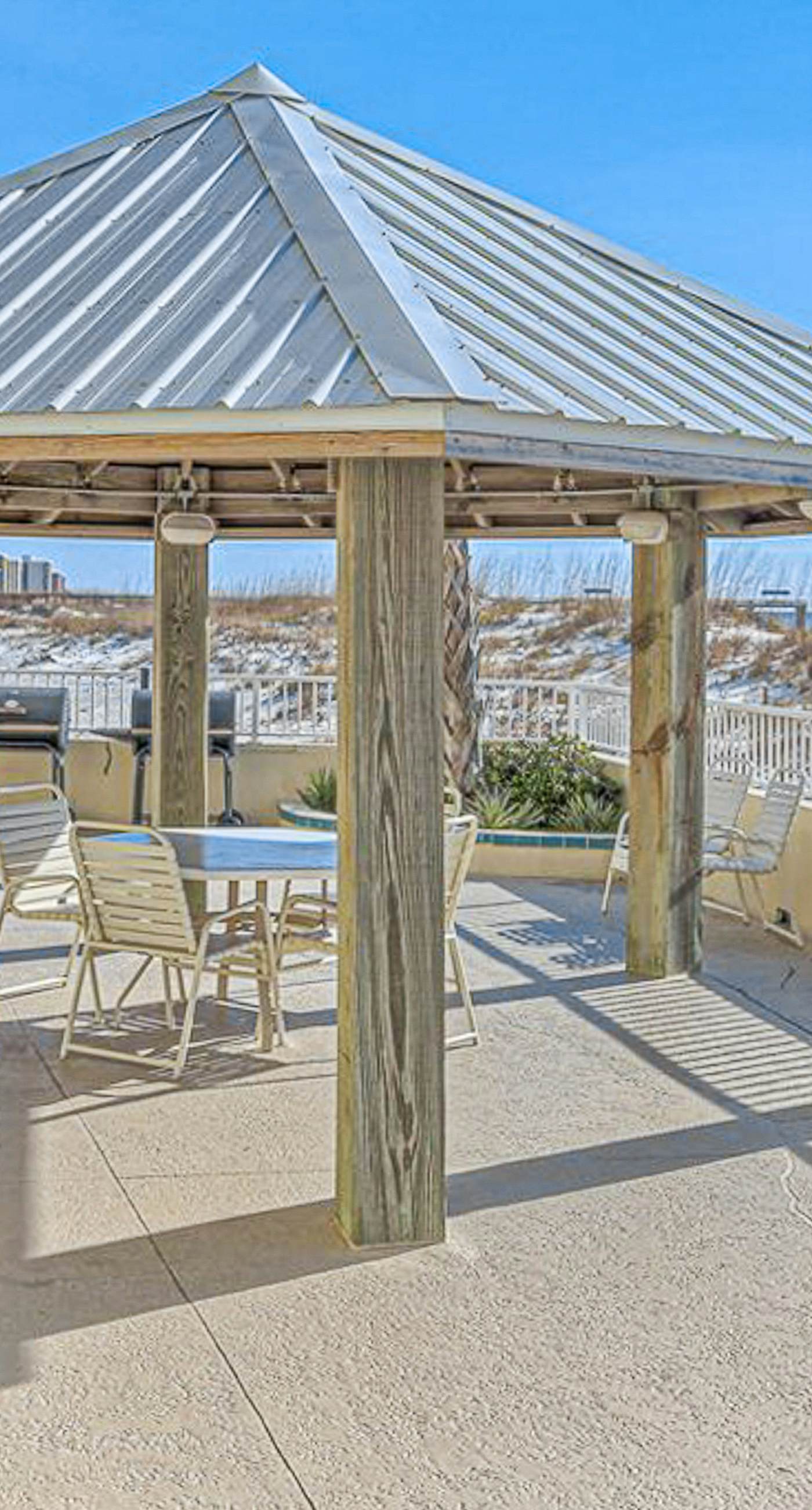 Wonderful Home on 12th Floor of Beachfront Resort w/Shared Pool & Hot Tub, WiFi