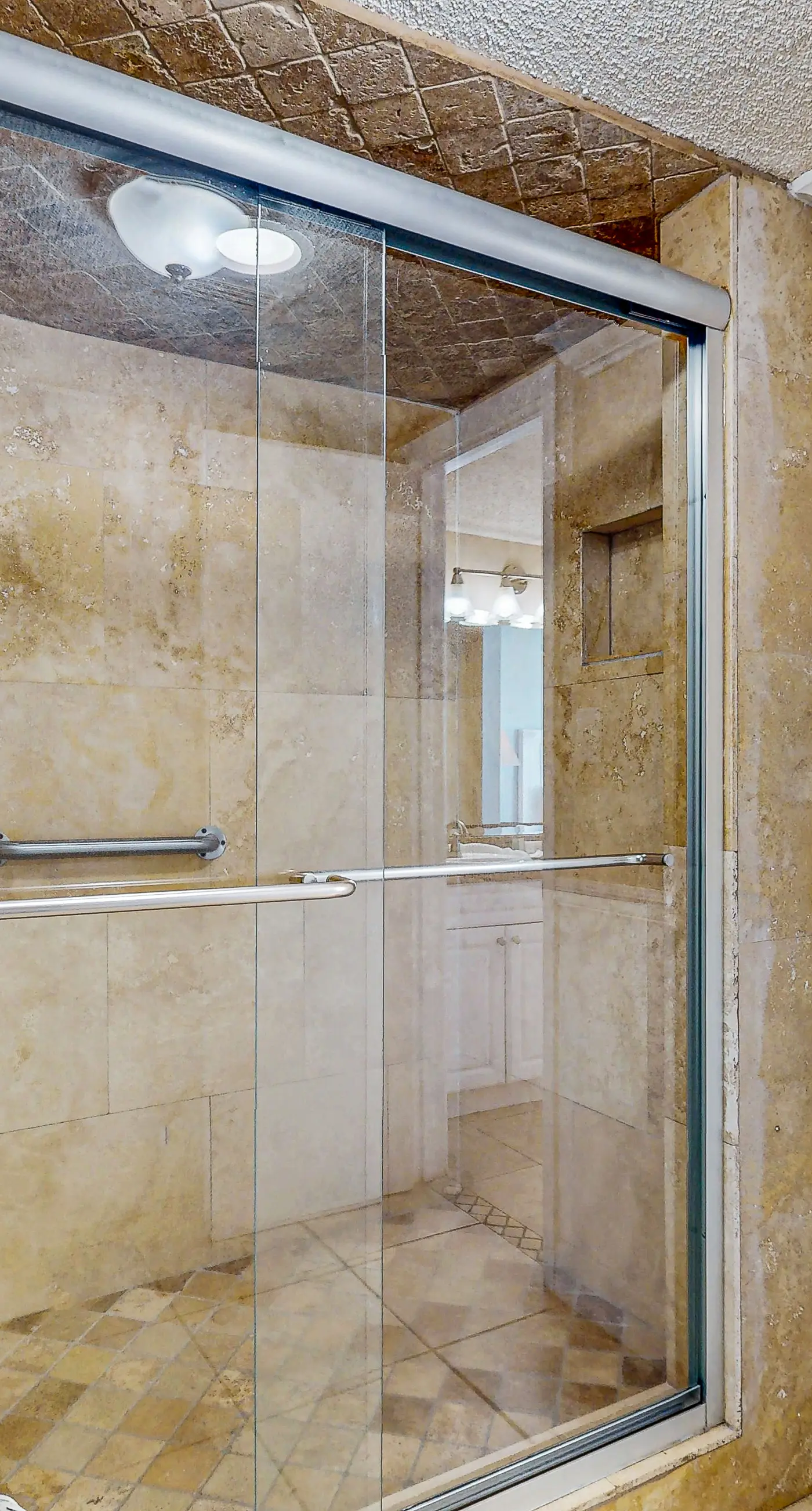 Lovely Condo in Beachfront Resort w/Shared Hot Tub & Pool, Central AC, Free WiFi